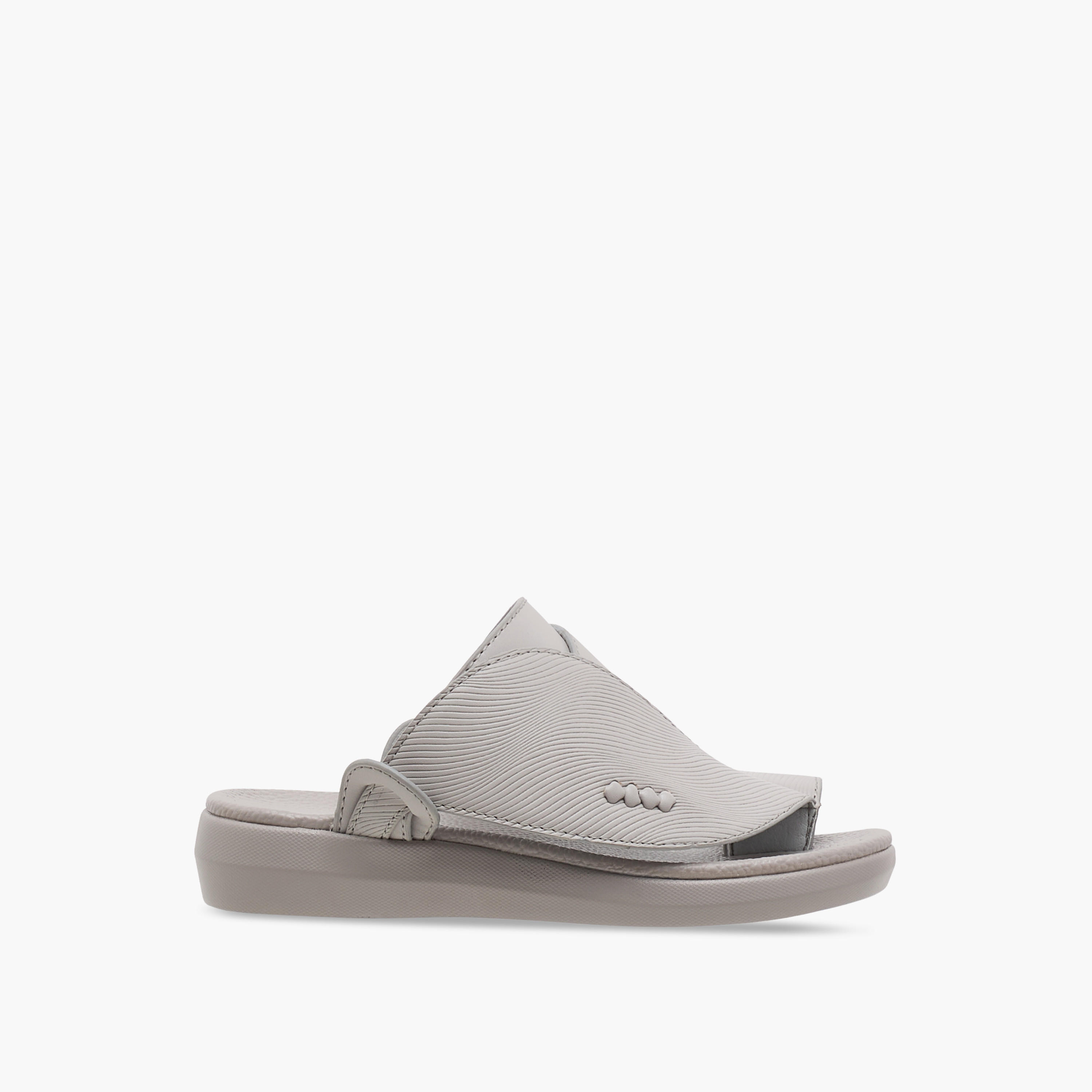 Al Waha Textured Slip-On Arabic Sandals with Toe Loop Detail-boys-shoes-sandals-image-2