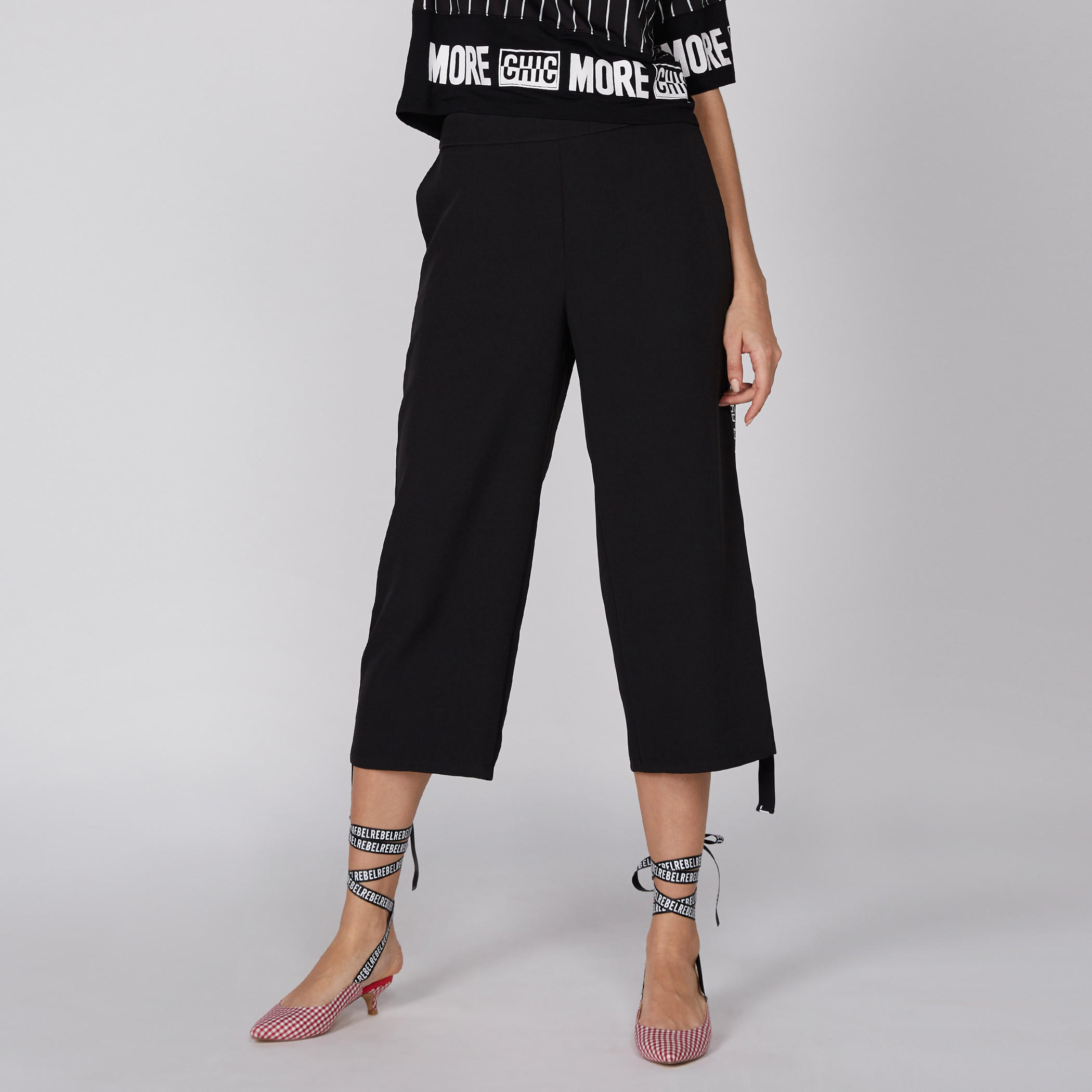 بنطال واسع الساقين بخصر مطّاطي-women-clothing-bottoms-trousers-image-1