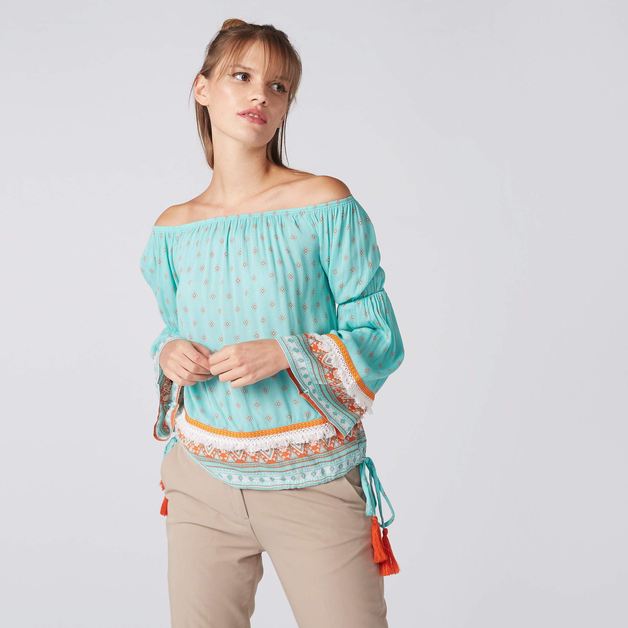 بلوزة أكتاف مكشوفة وأكمام طويلة بطبعات-women-clothing-shirtsandblouses-blouses-image-4