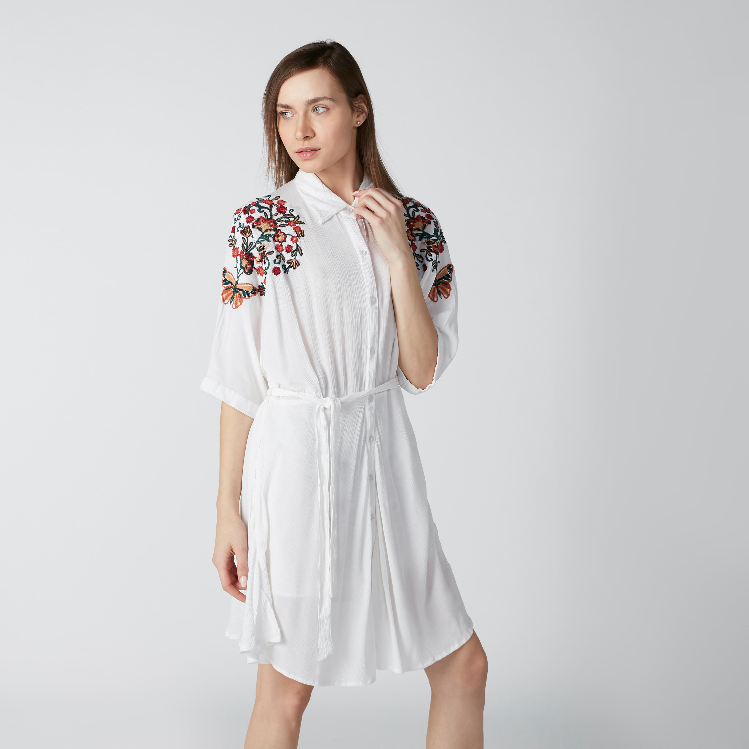 فستان قميص مطرّز متوسط الطول بحوّاف غير مستوية-women-clothing-dresses-image-1