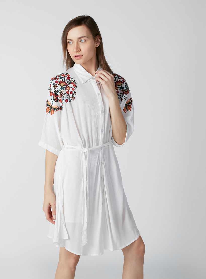 فستان قميص مطرّز متوسط الطول بحوّاف غير مستوية-women-clothing-dresses-image-1