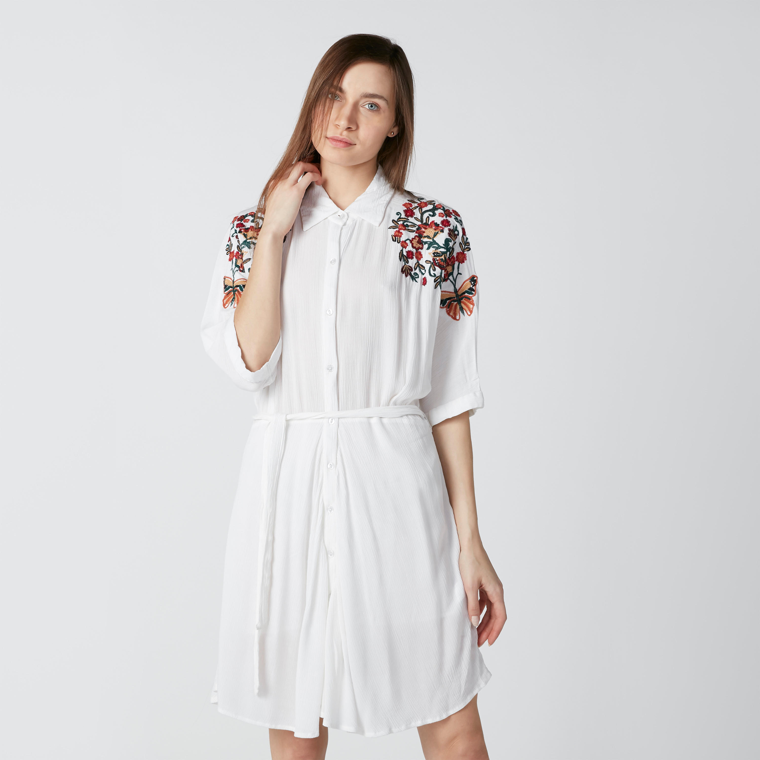 فستان قميص مطرّز متوسط الطول بحوّاف غير مستوية-women-clothing-dresses-image-4