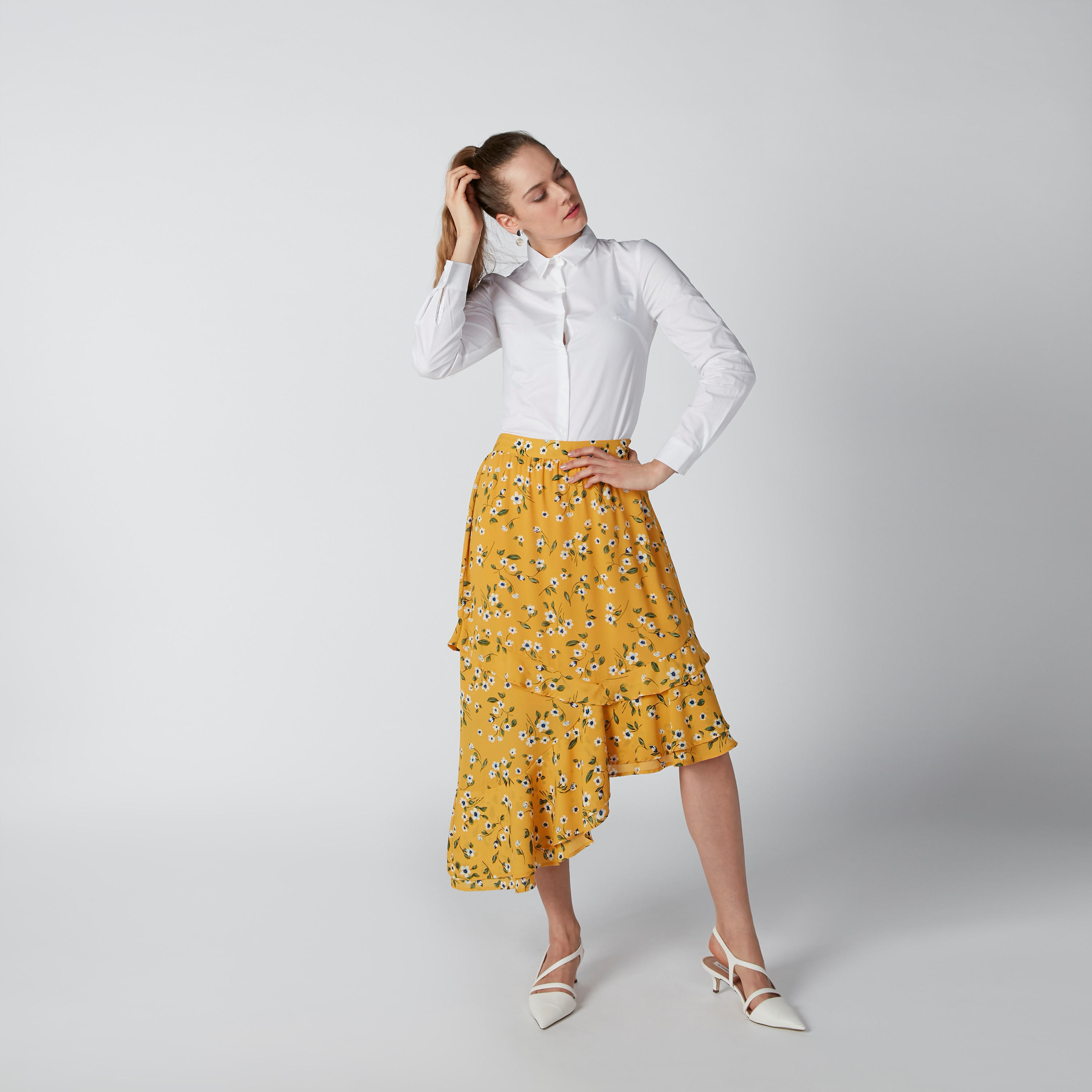 تنورة متوسطة الطول بحوّاف غير مستوية وطبعات أزهار-women-clothing-bottoms-skirts-image-4