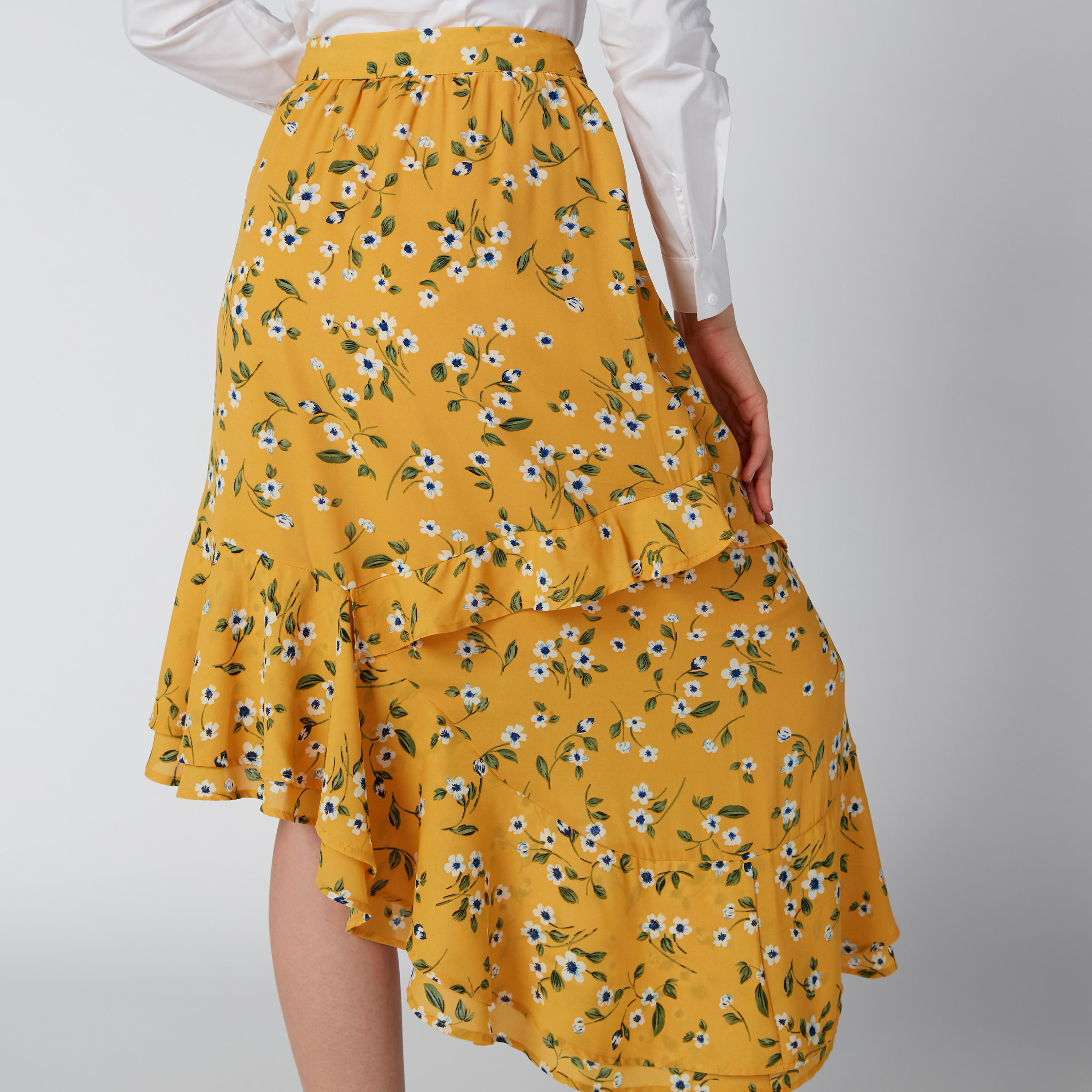 تنورة متوسطة الطول بحوّاف غير مستوية وطبعات أزهار-women-clothing-bottoms-skirts-image-5