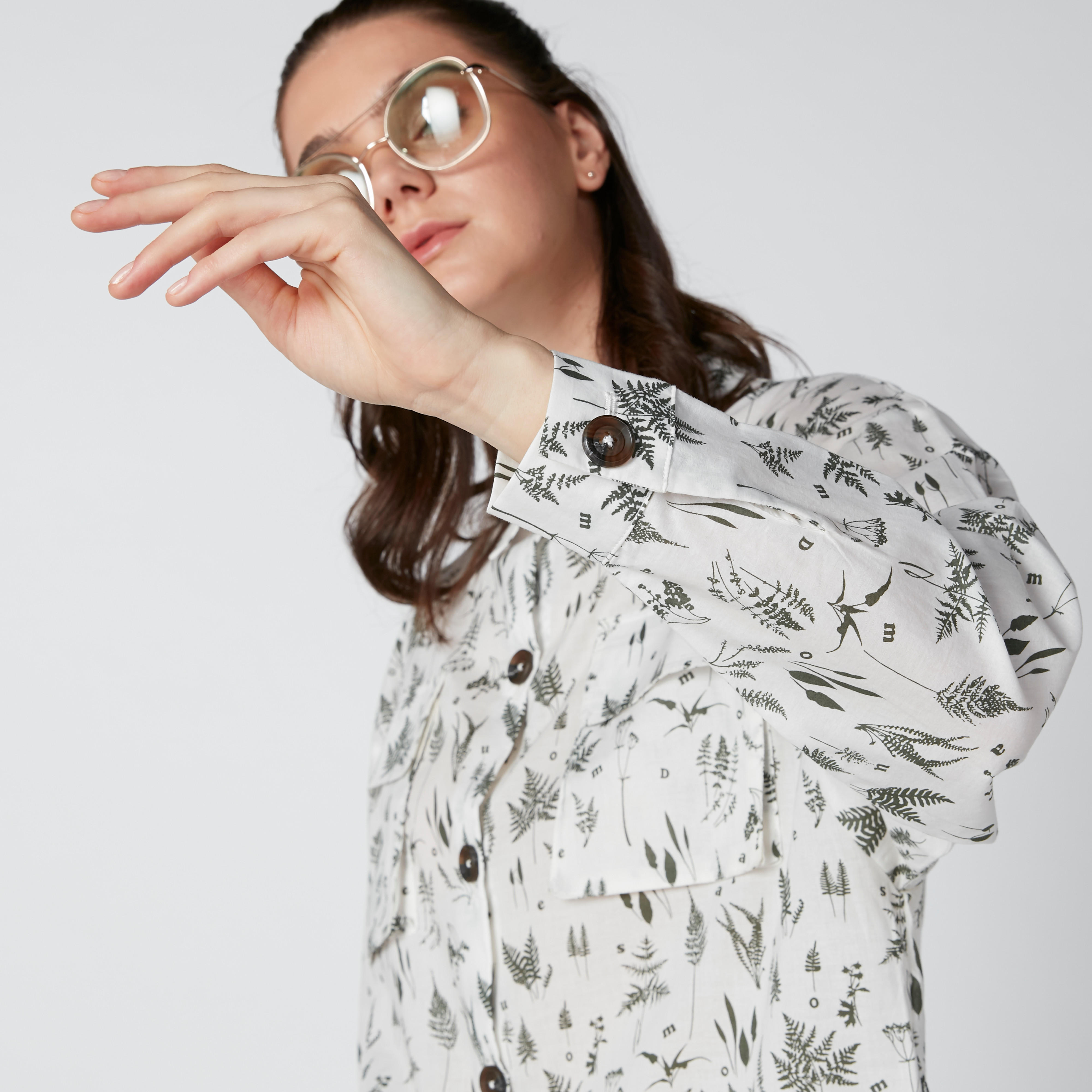 قميص بقصّة واسعة وأكمام طويلة وطبعات-women-clothing-shirtsandblouses-shirts-image-4