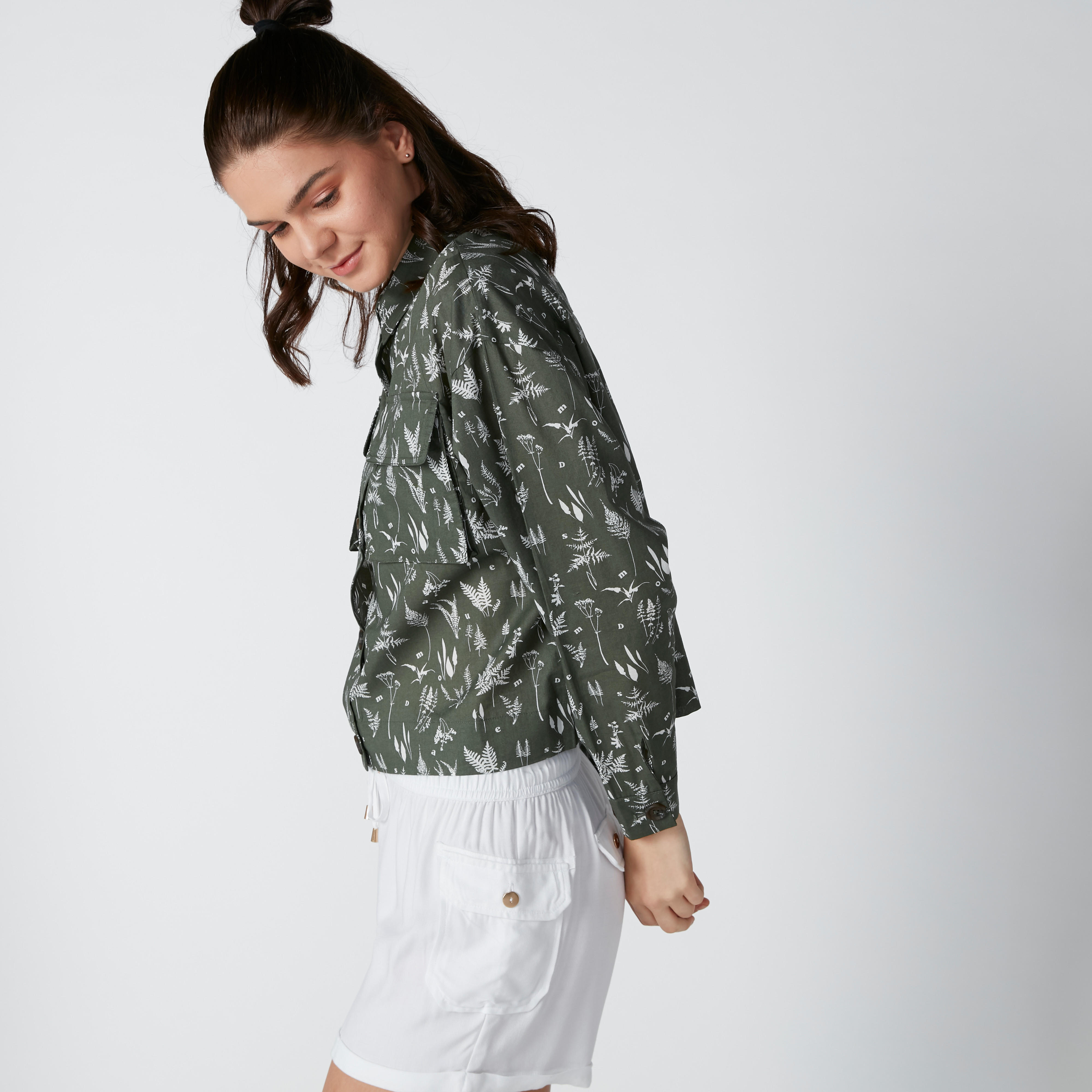 قميص بقصّة واسعة وأكمام طويلة وجيب على الصدر وطبعات-women-clothing-shirtsandblouses-shirts-image-3