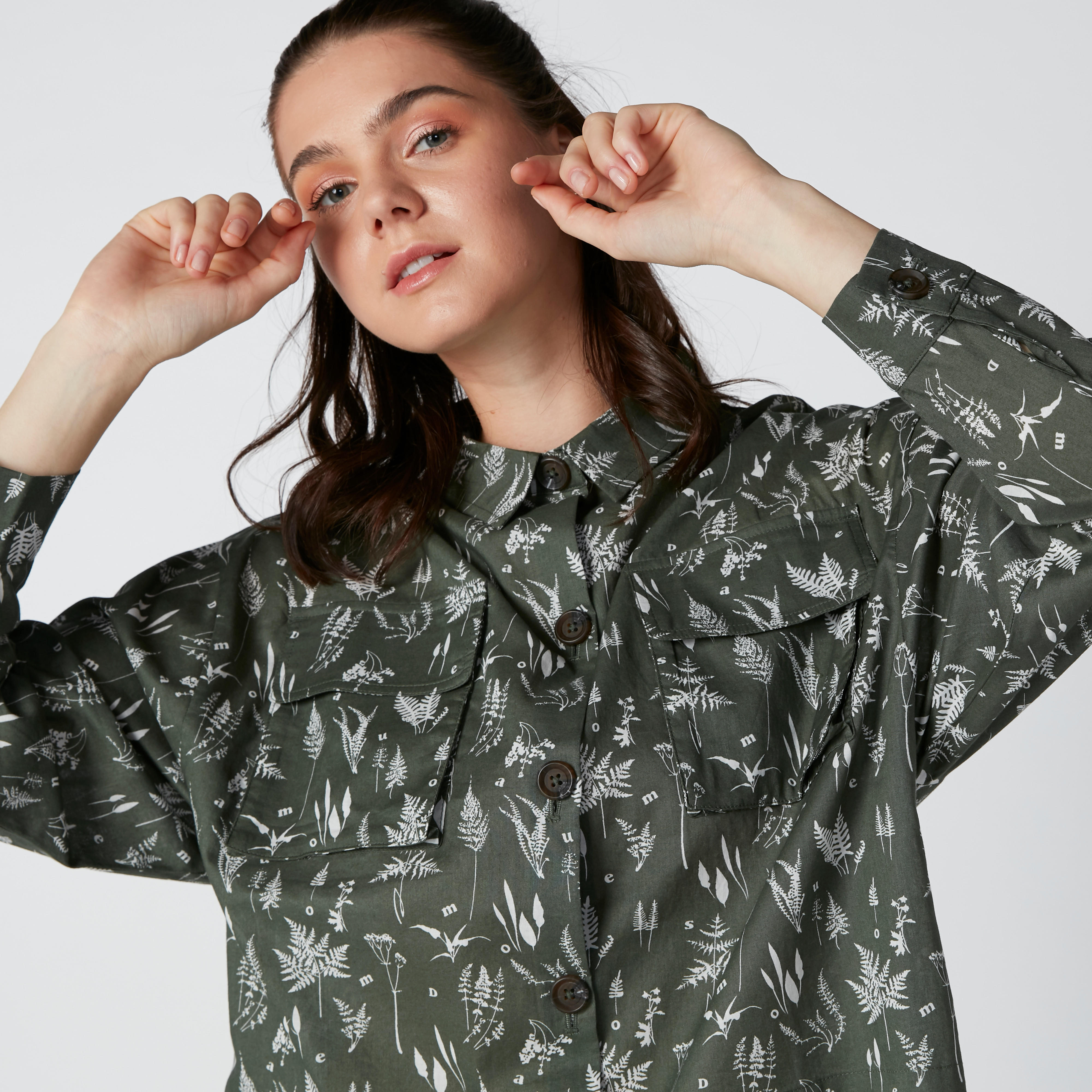 قميص بقصّة واسعة وأكمام طويلة وجيب على الصدر وطبعات-women-clothing-shirtsandblouses-shirts-image-5