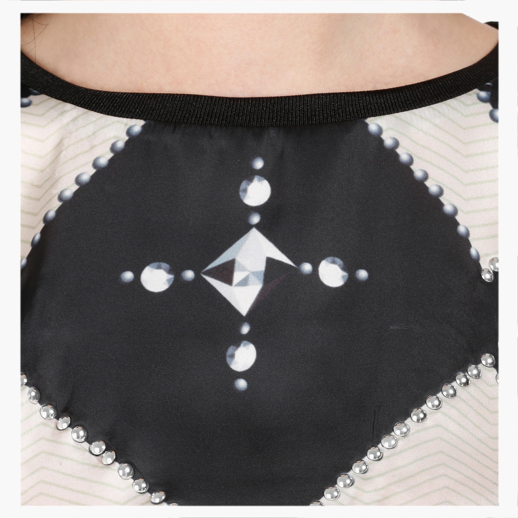 Printed Crew Neck Top with Short Sleeves in Regular Fit-women-clothing-shirtsandblouses-blouses-image-2