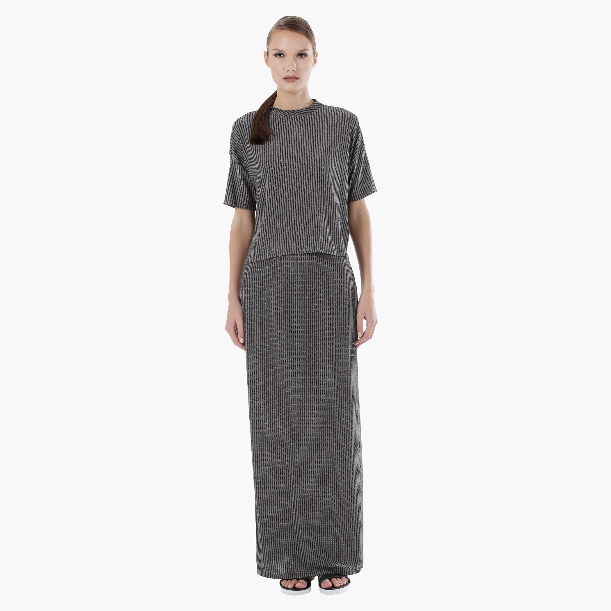 Boxy Crop Top with Short Sleeves in Regular Fit-women-clothing-tshirts-image-5