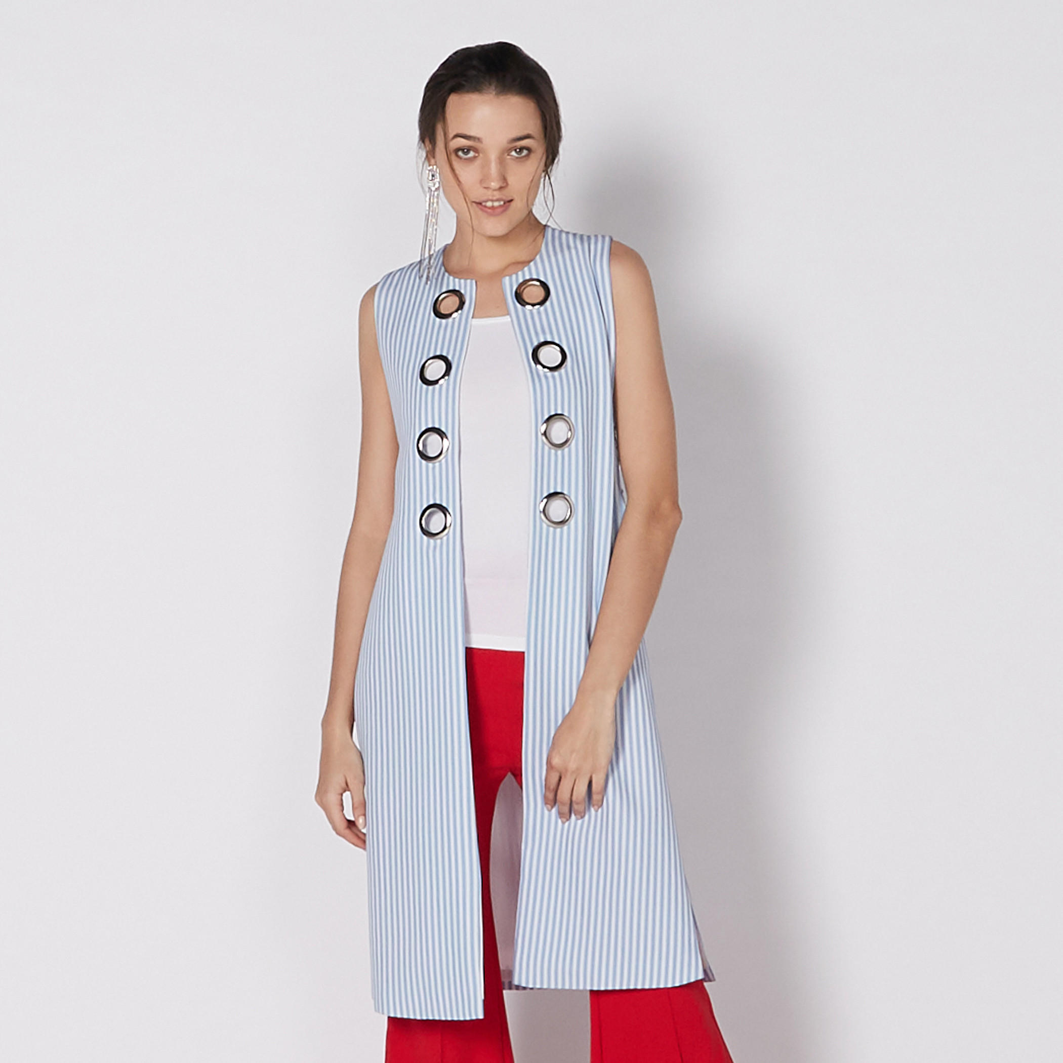 جاكيت مقلّم دون أكمام ومفتوح من الأمام مزيّن بحلقات-women-winterwear-coatsandjackets-jackets-image-1