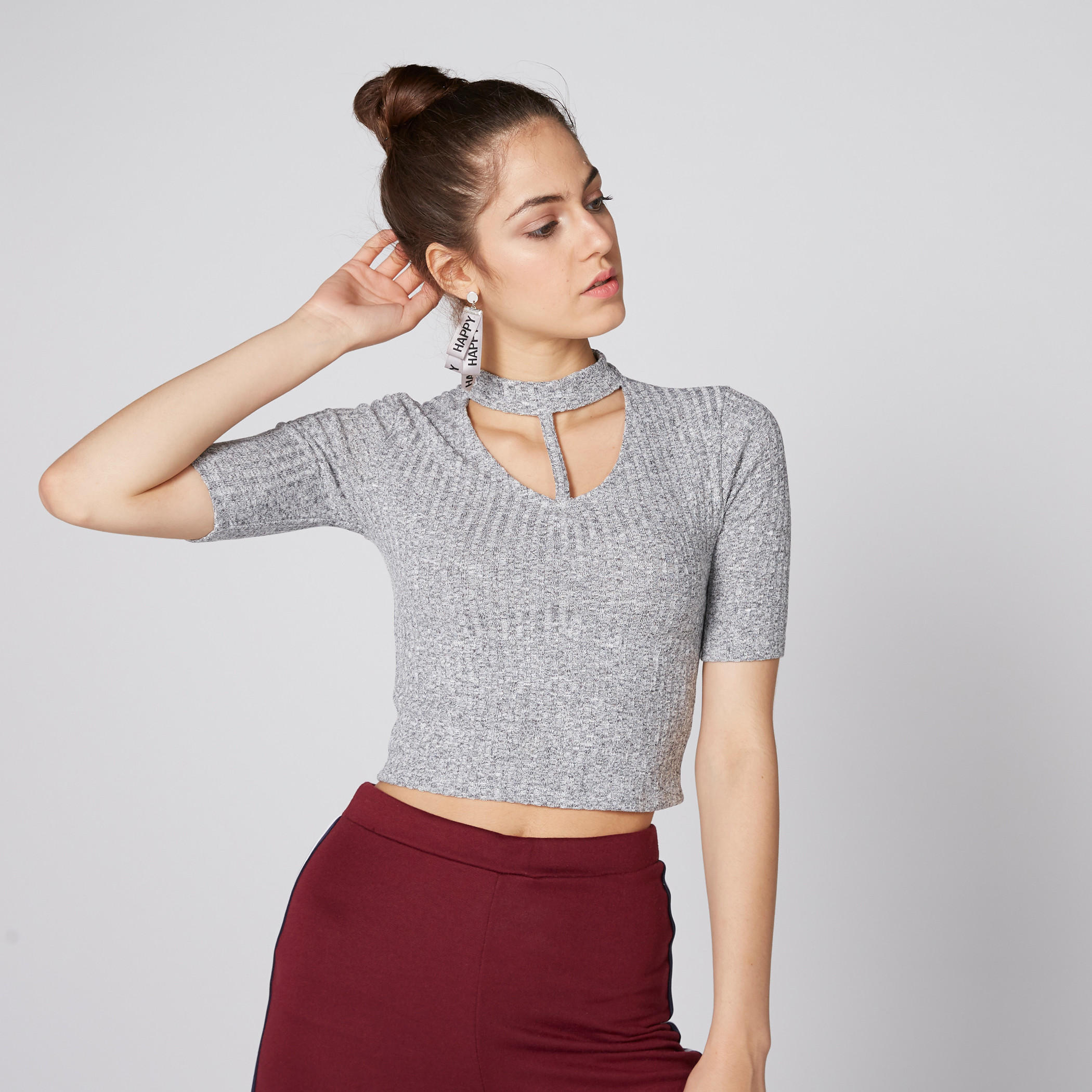 بلوزة قصيرة بياقة تشوكر وأكمام قصيرة-women-clothing-shirtsandblouses-blouses-image-1