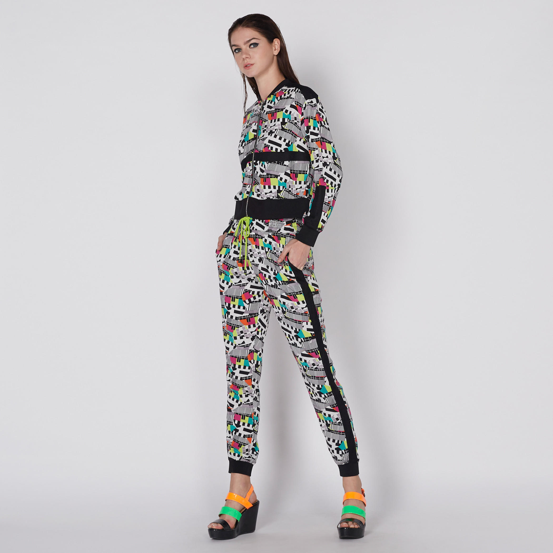 بنطال رياضي طويل بخصر مطاطّي وطبعات-women-clothing-bottoms-joggers-image-3