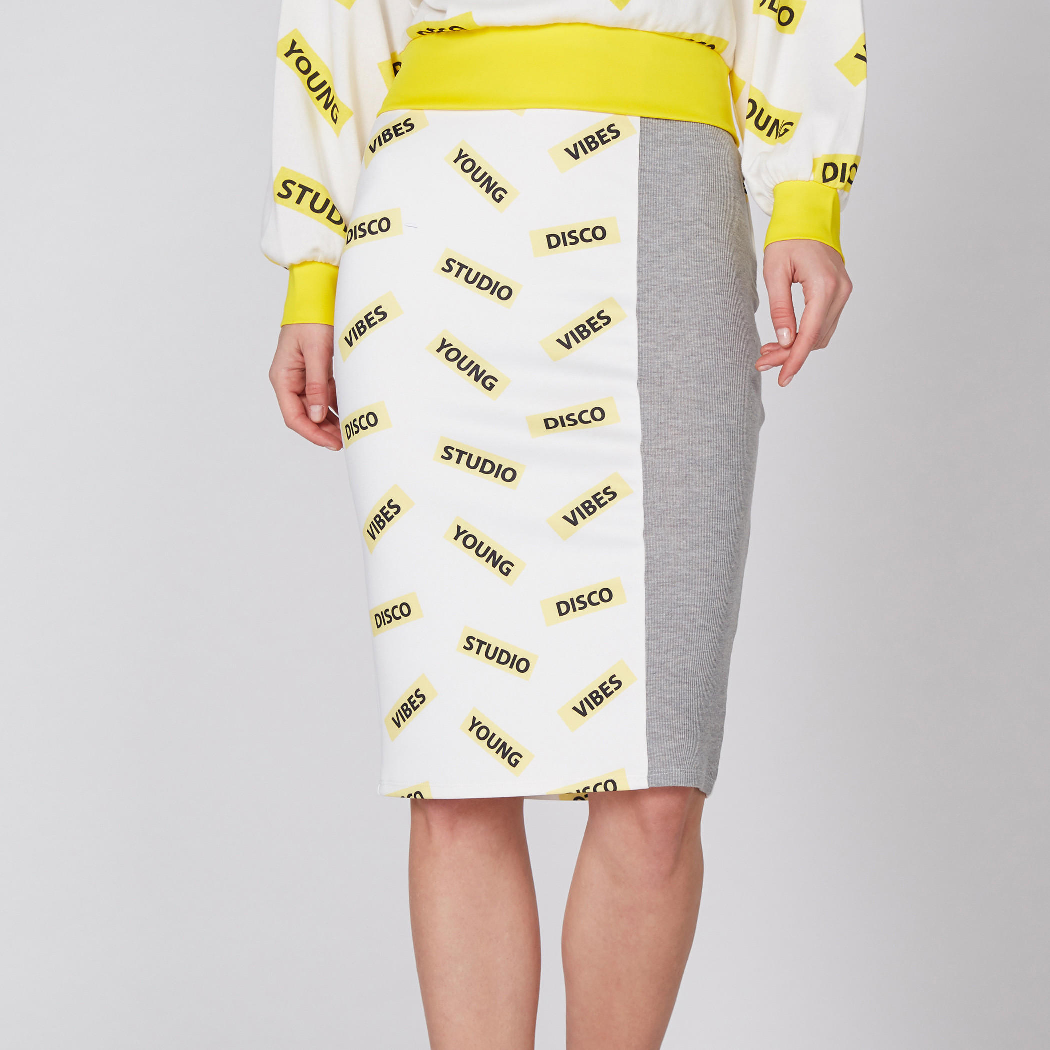 تنورة ضيّقة بخصر مطّاطي وطبعات-women-clothing-bottoms-skirts-image-1
