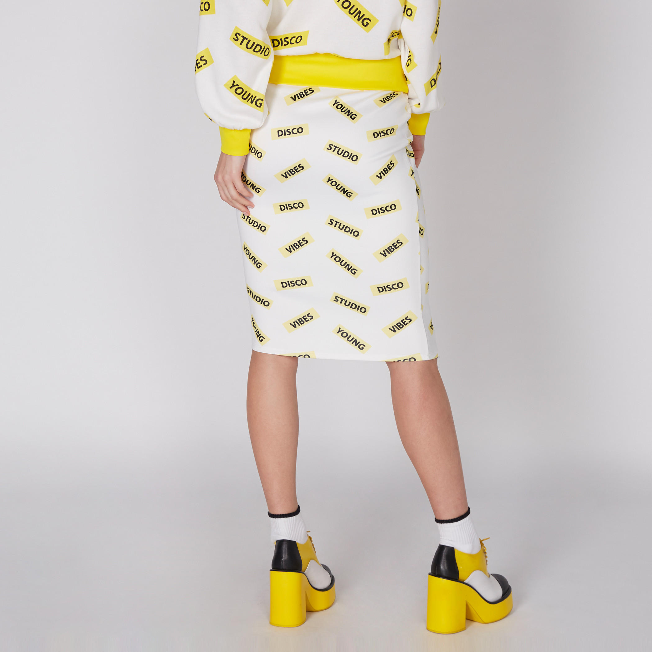 تنورة ضيّقة بخصر مطّاطي وطبعات-women-clothing-bottoms-skirts-image-4