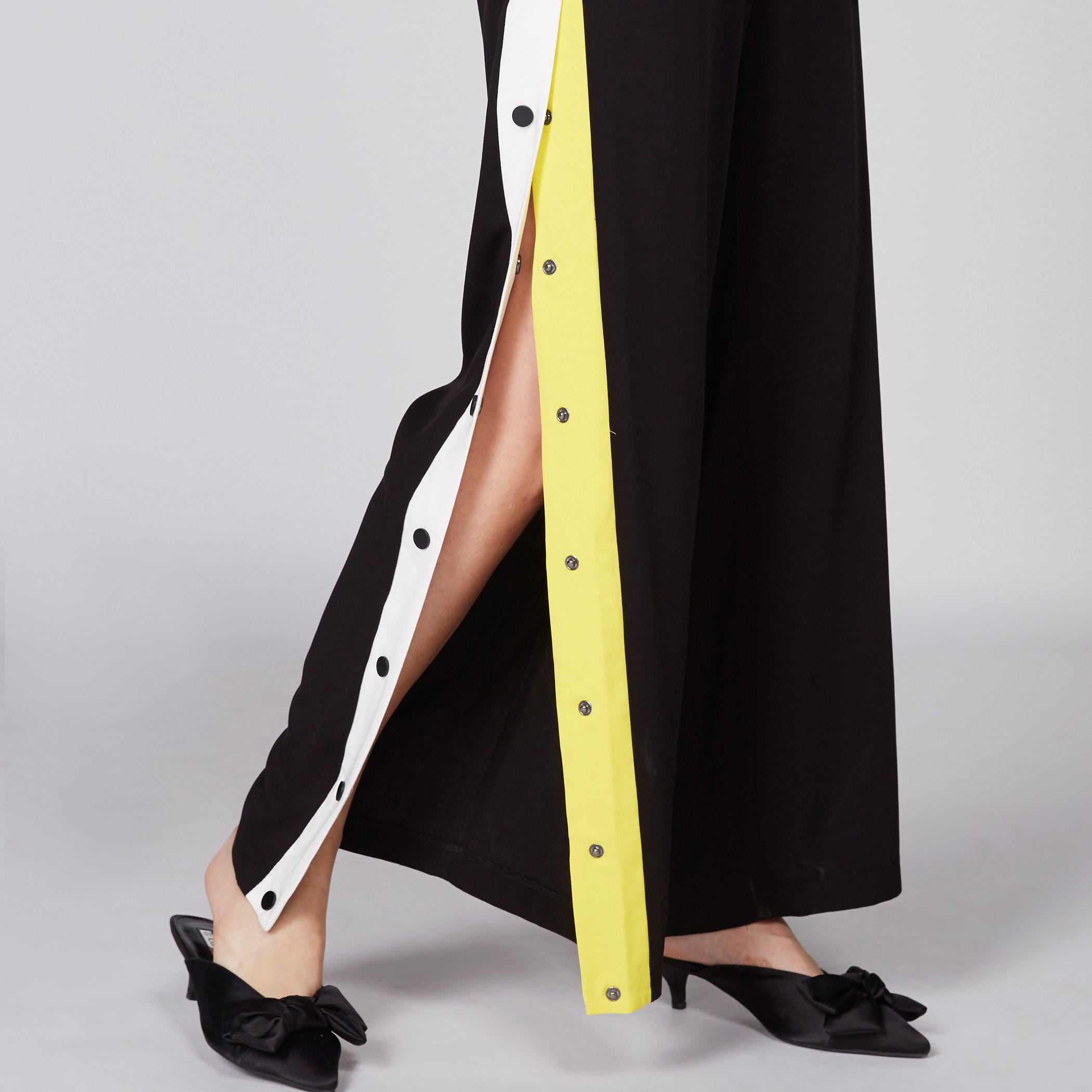بنطال رياضي طويل بخصر مطّاطي بجانب مغاير-women-clothing-bottoms-trousers-image-3