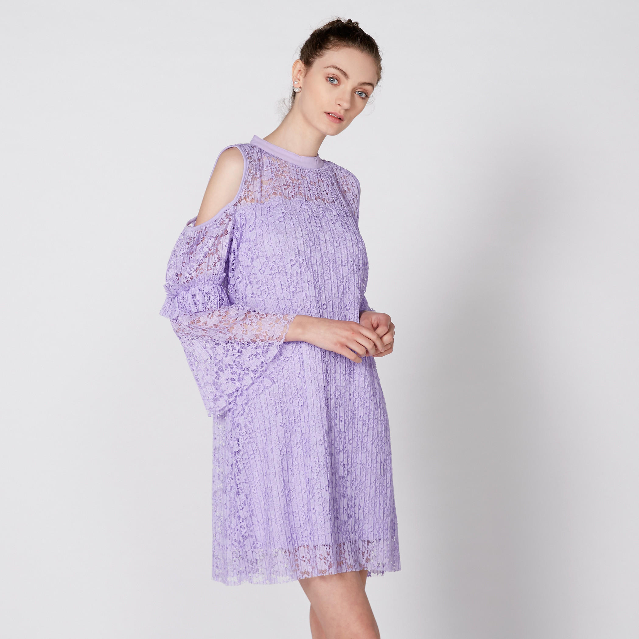 فستان قصير بياقة مستديرة وأكتاف مكشوفة مع أكمام واسعة-women-clothing-dresses-image-1