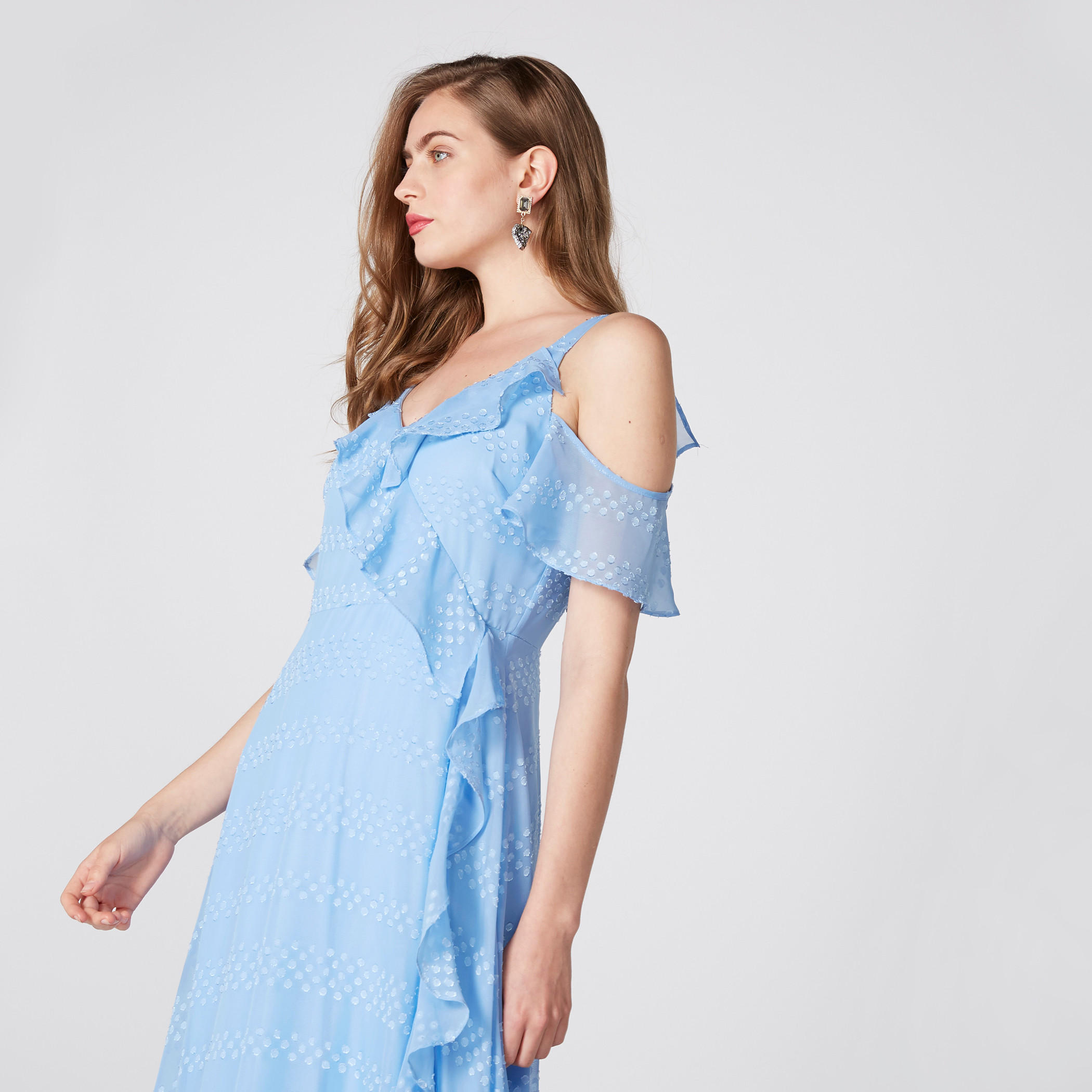 فستان طويل بارز الملمس بأكتاف مكشوفة وتفاصيل كشكش ورباط-women-clothing-dresses-image-4