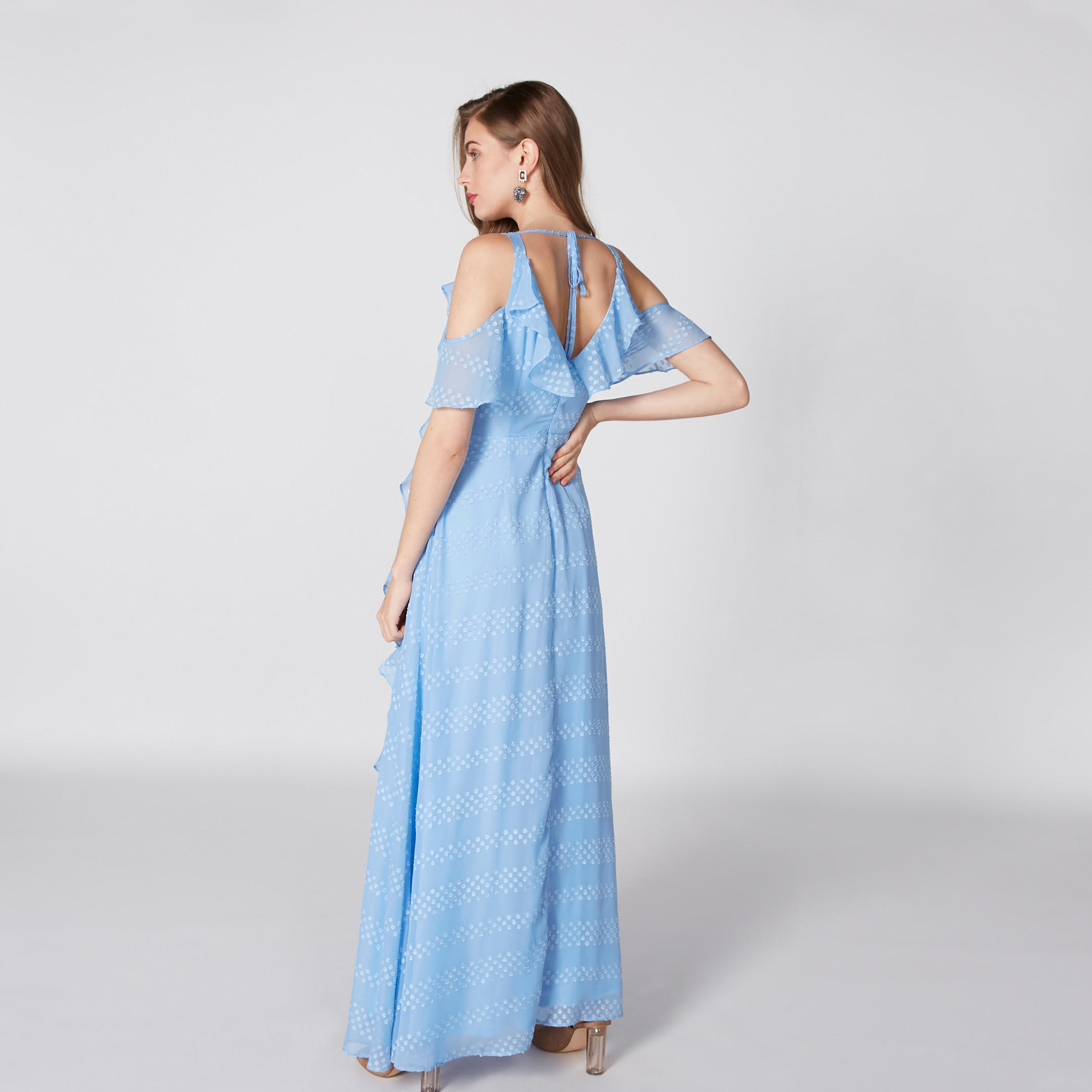 فستان طويل بارز الملمس بأكتاف مكشوفة وتفاصيل كشكش ورباط-women-clothing-dresses-image-5