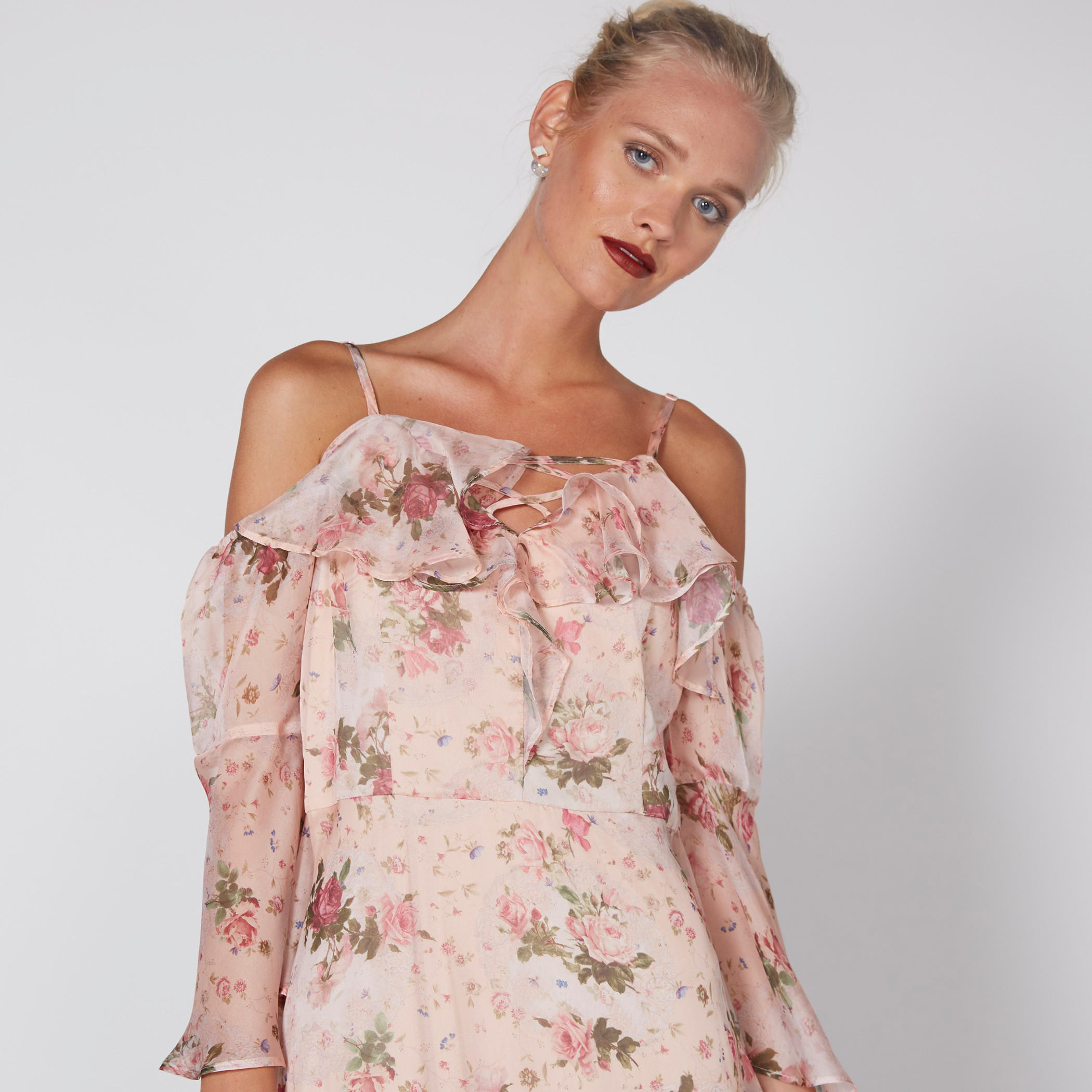فستان طويل بأكمام طويلة وتفاصيل كشكش وطبعات-women-clothing-dresses-image-2