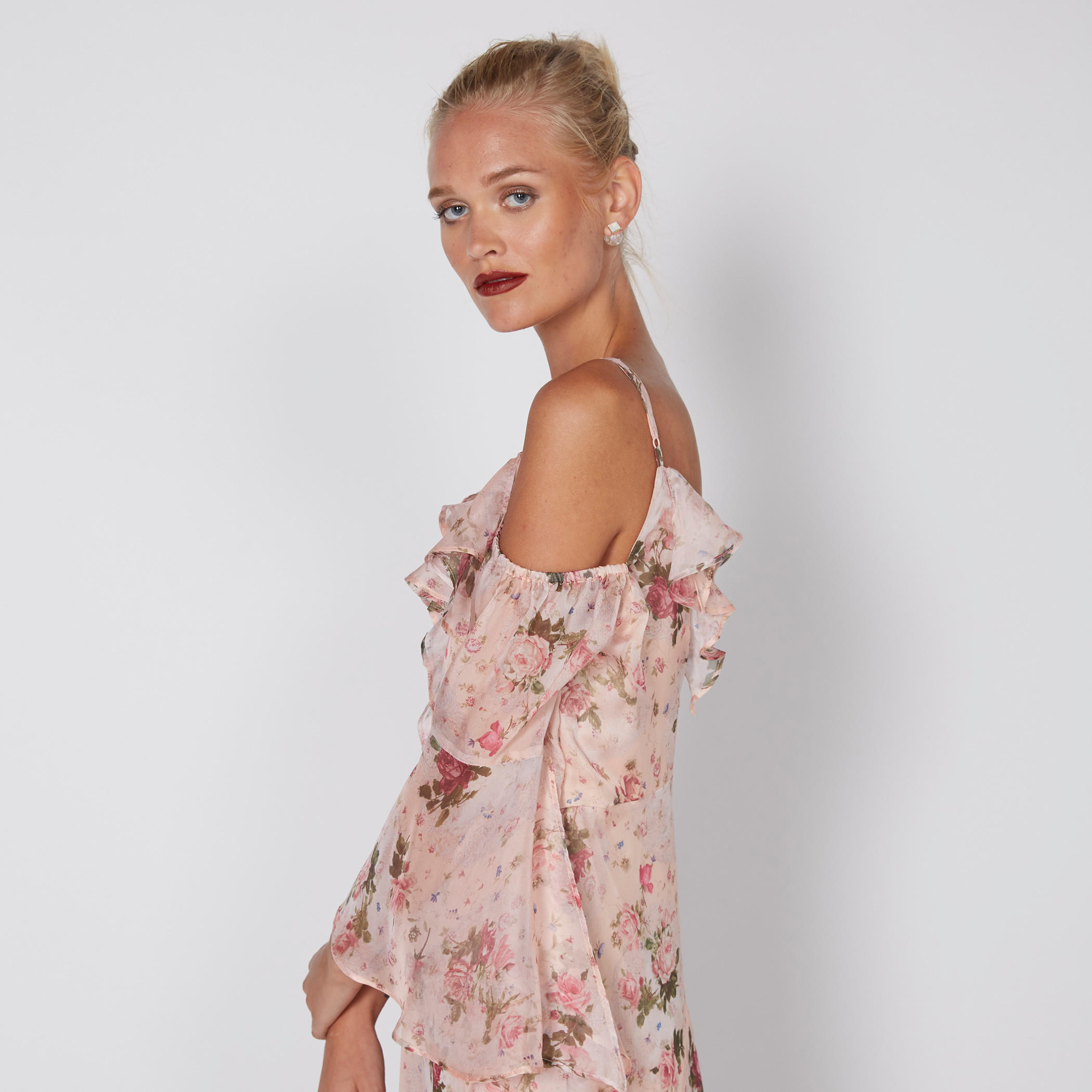 فستان طويل بأكمام طويلة وتفاصيل كشكش وطبعات-women-clothing-dresses-image-3