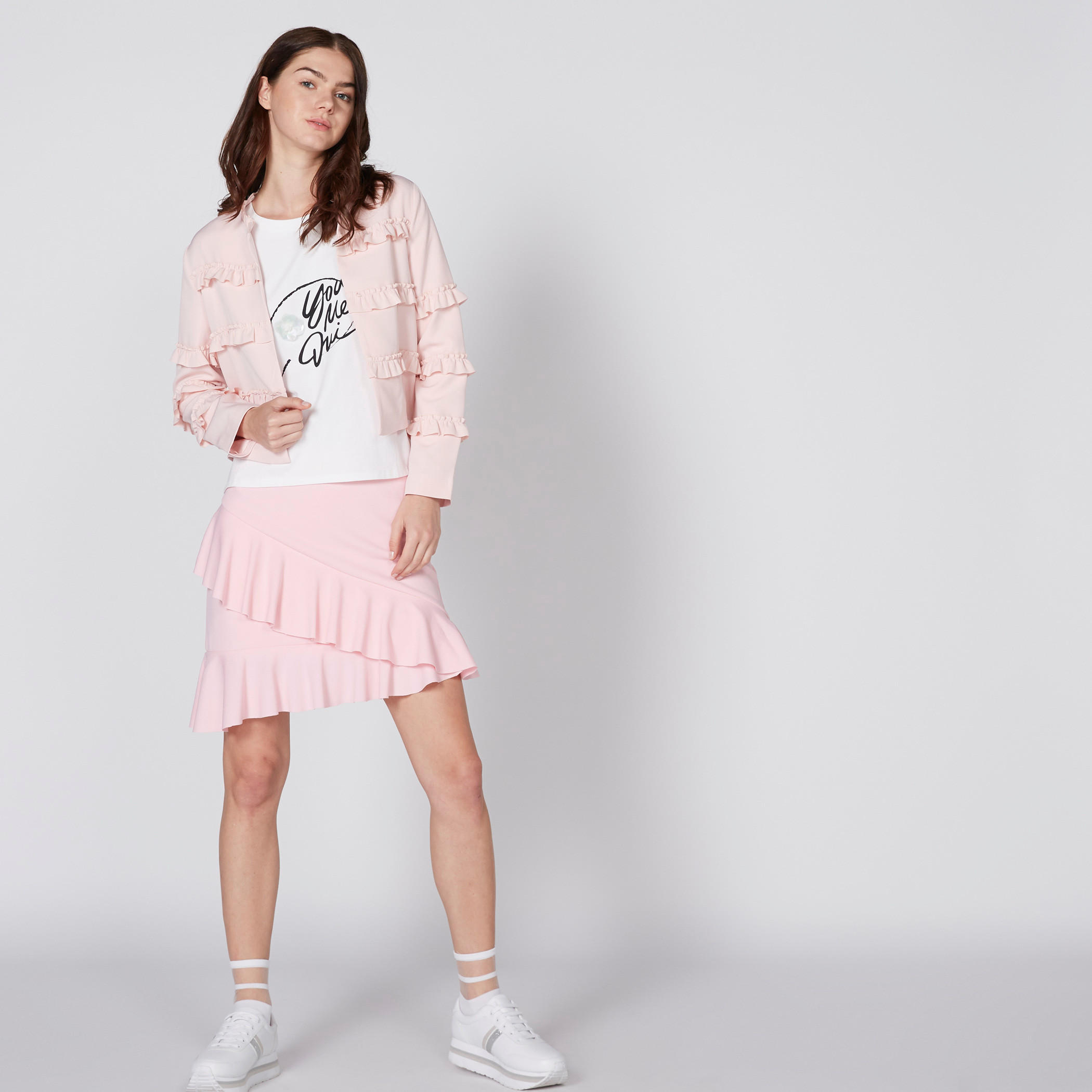 تنورة قصيرة بخصر مطّاطي وتفاصيل كشكش-women-clothing-bottoms-skirts-image-2