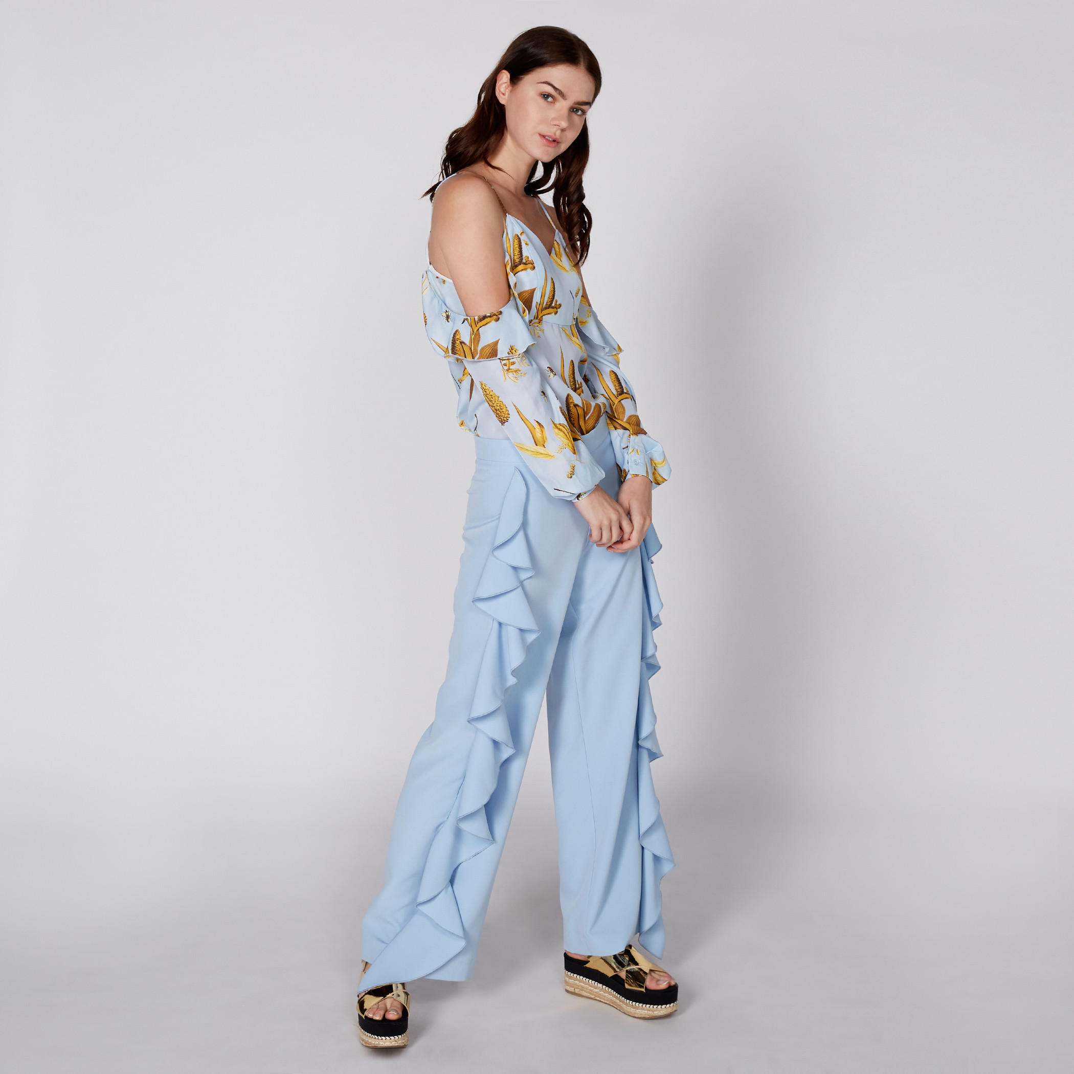 بنطال طويل بخصر مطّاطي وتفاصيل كشكش-women-clothing-bottoms-trousers-image-2