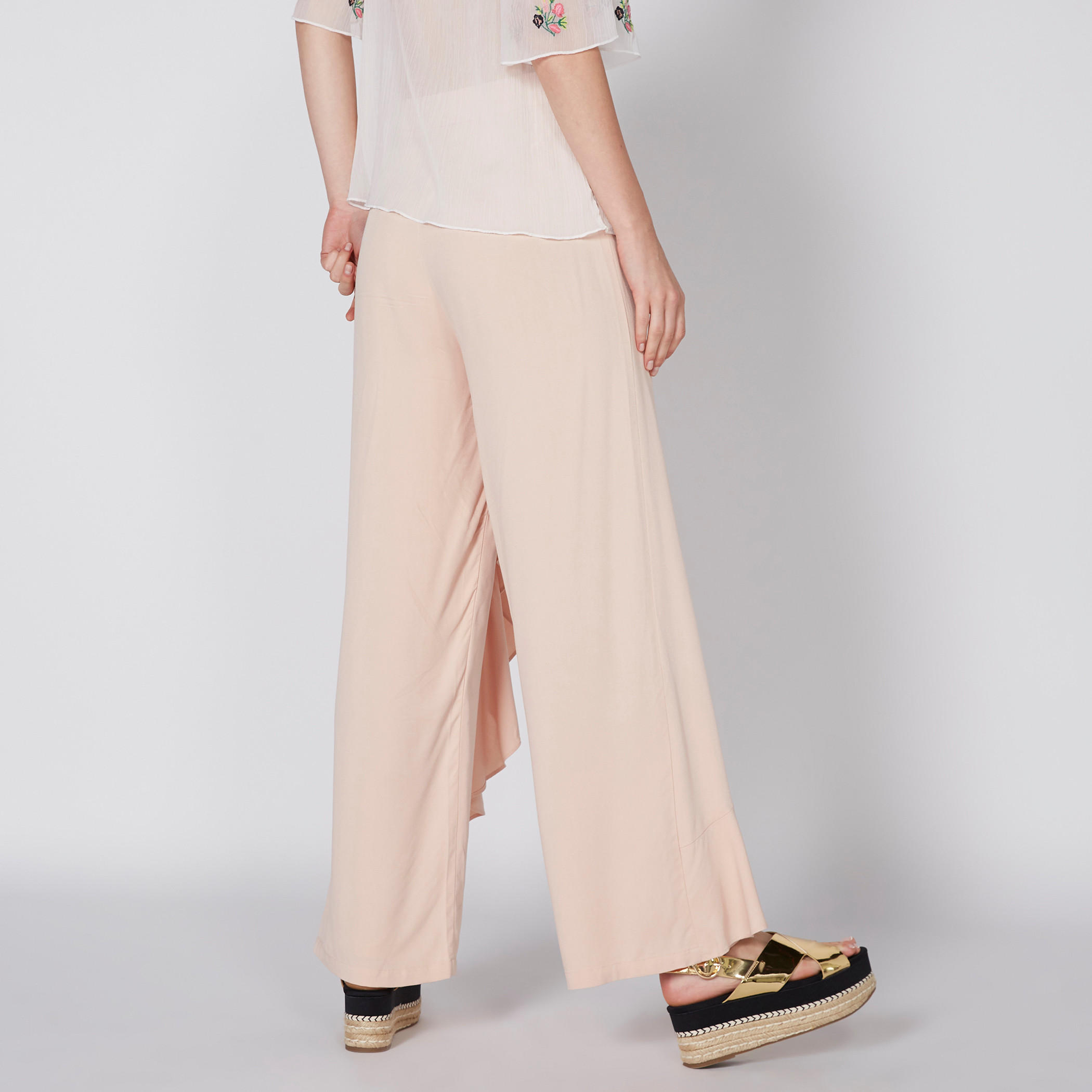 بنطال بالازو طويل بخصر مطاطي وتفاصيل كشكش-women-clothing-bottoms-trousers-image-4