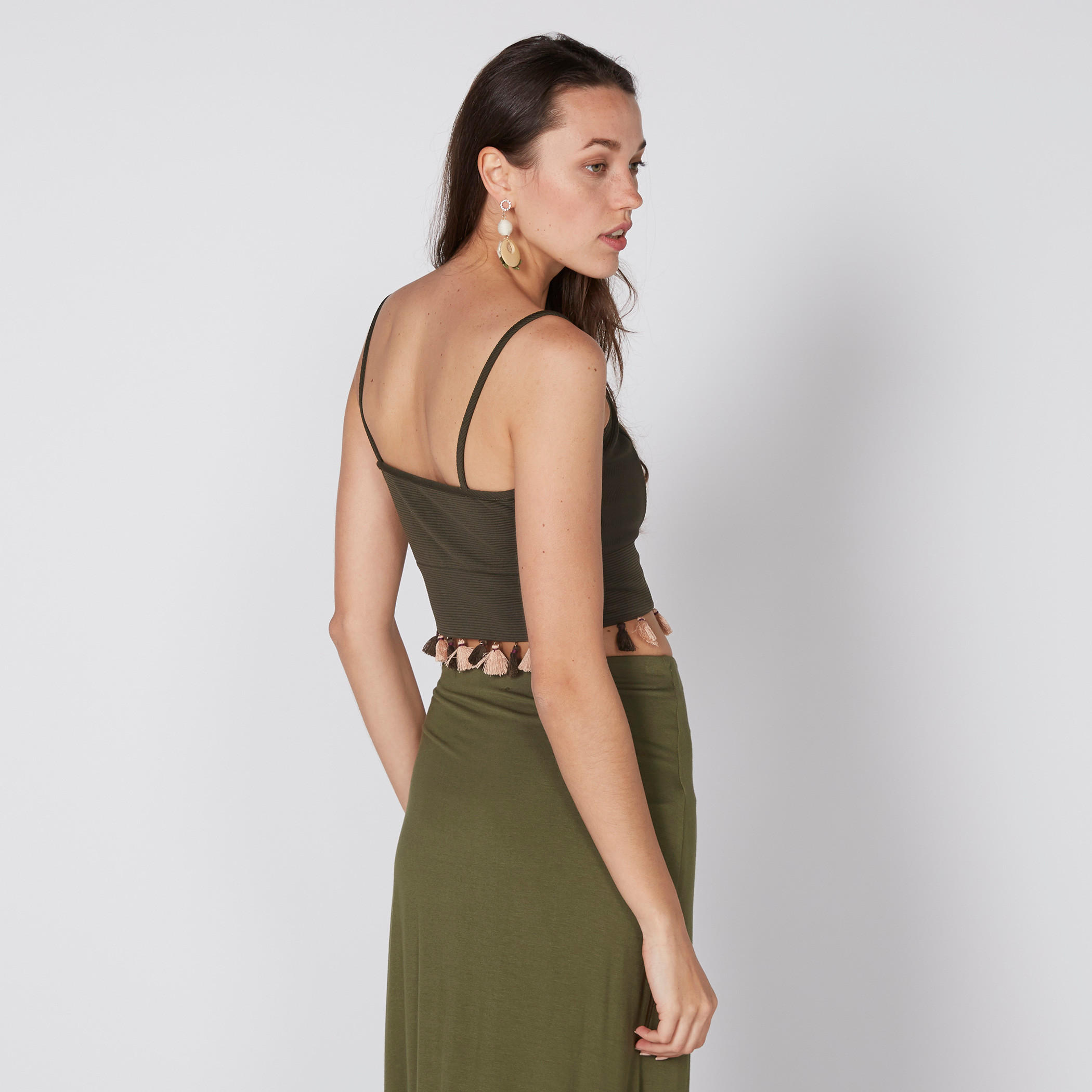 بلوزة قصيرة بحمّالات رفيعة وشرّابات-women-clothing-shirtsandblouses-blouses-image-4