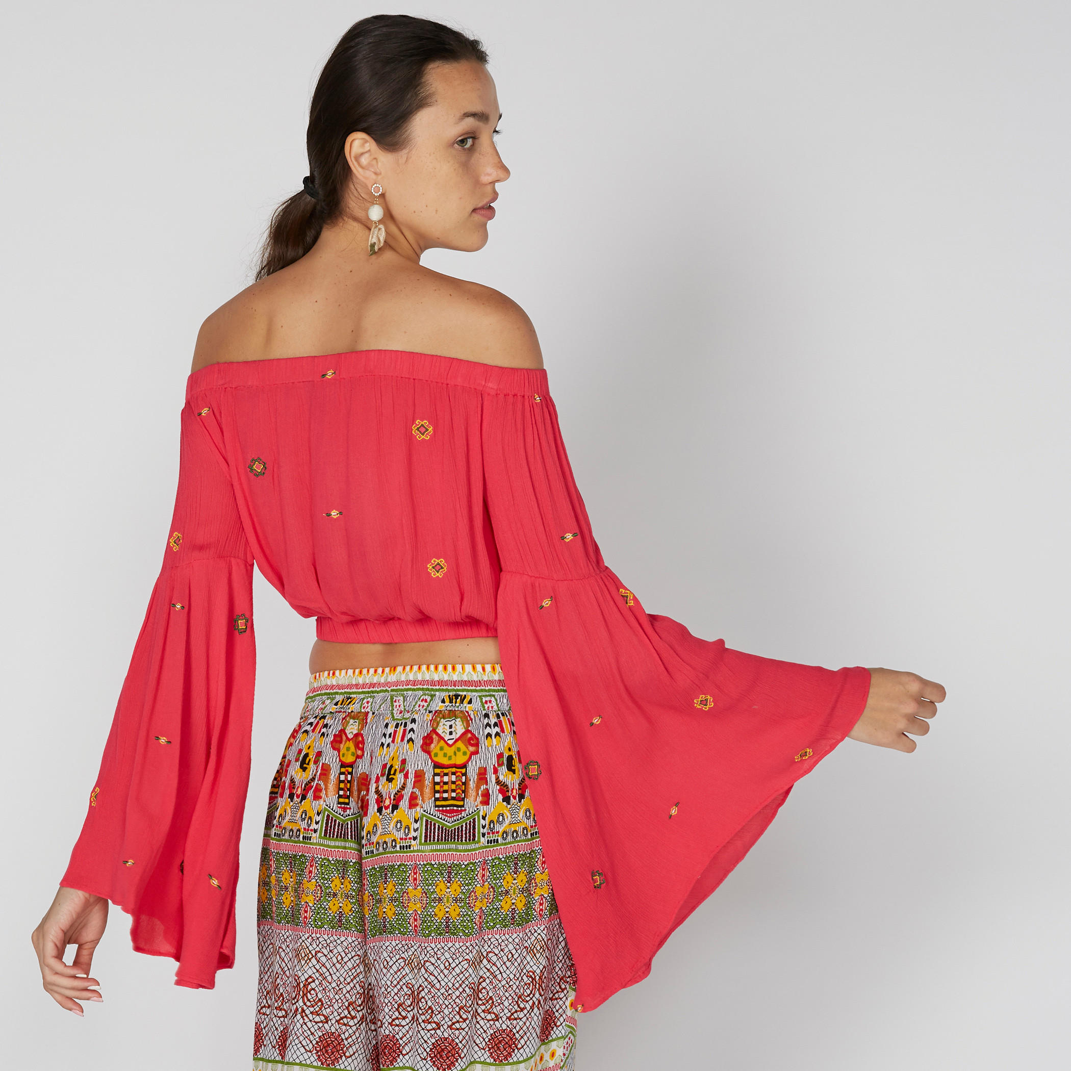 بلوزة قصيرة مكشوفة الأكتاف بأكمام واسعة-women-clothing-shirtsandblouses-blouses-image-3