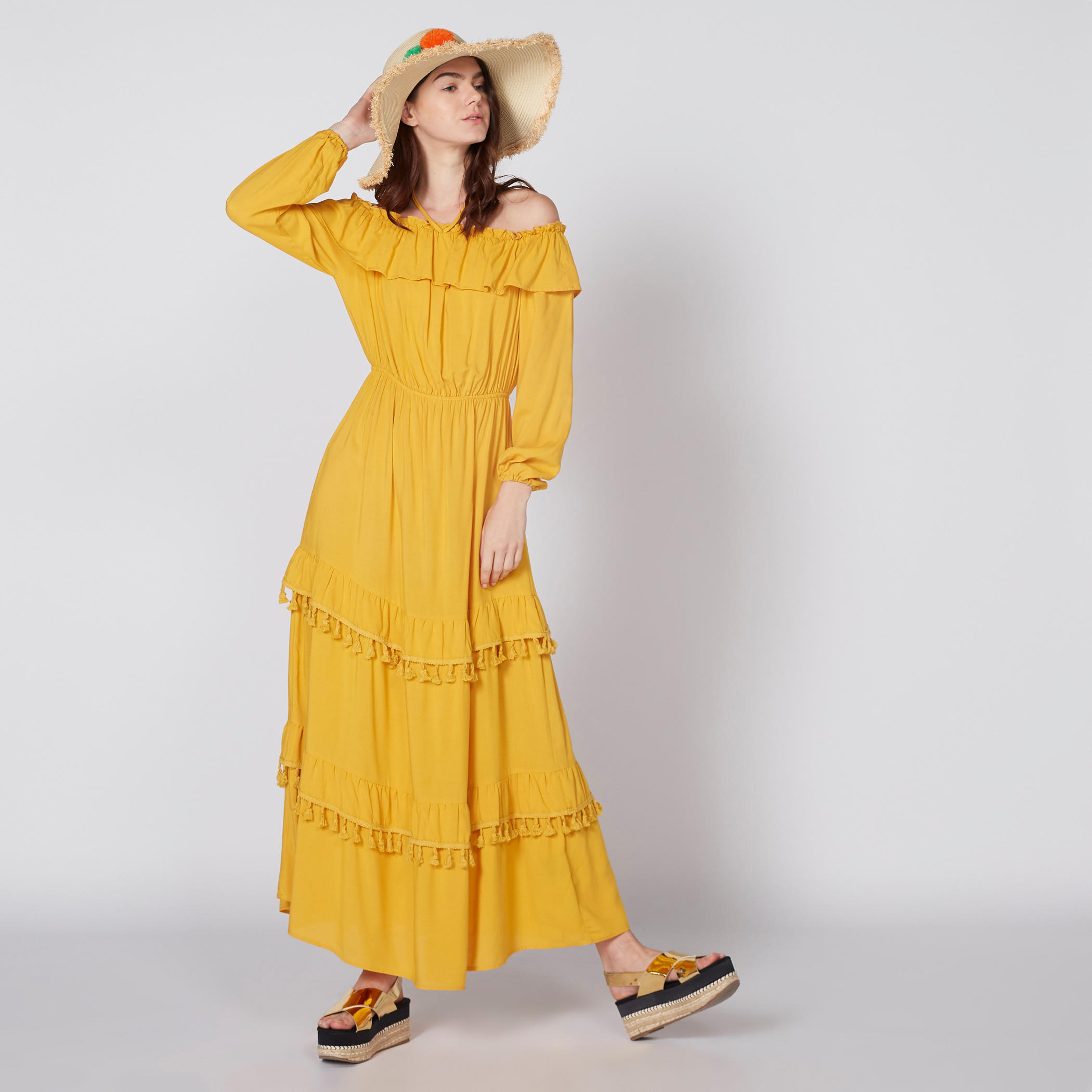 فستان طويل مكشوف الأكتاف بأكمام كاملة وتفاصيل كشكش-women-clothing-dresses-image-1