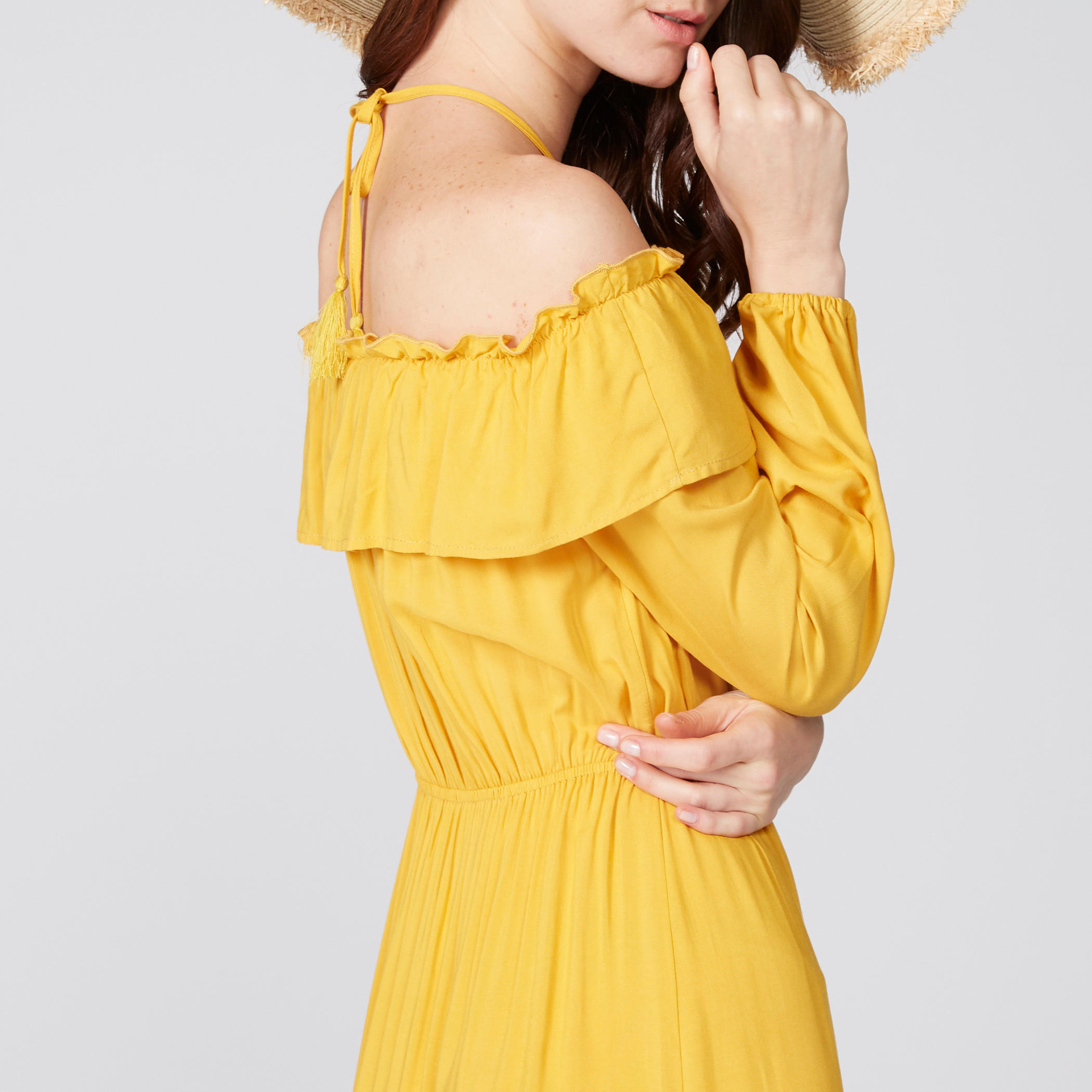 فستان طويل مكشوف الأكتاف بأكمام كاملة وتفاصيل كشكش-women-clothing-dresses-image-2