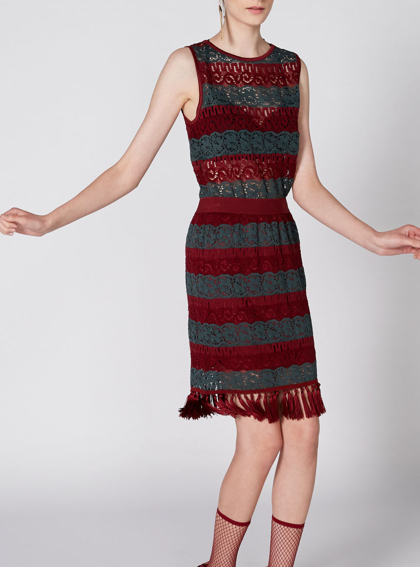 تنورة بخصر مطّاطي وتفاصيل دانتيل وشرّابات-women-clothing-bottoms-skirts-image-3