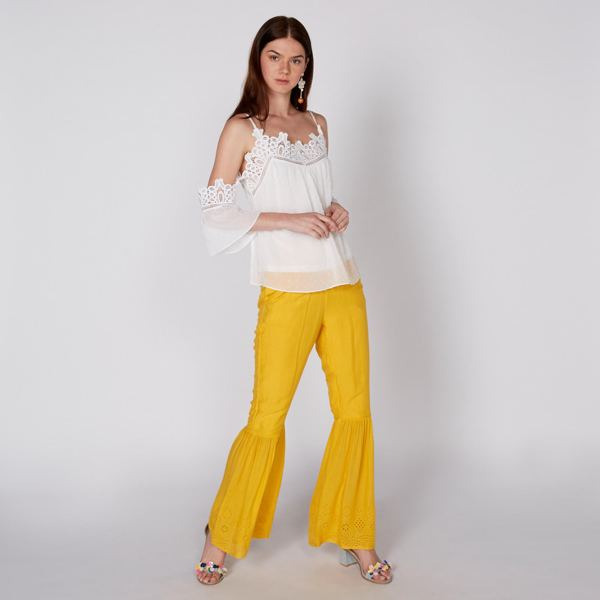 بنطال طويل بطبعات وخصر مطّاطي وجيوب-women-clothing-bottoms-trousers-image-2