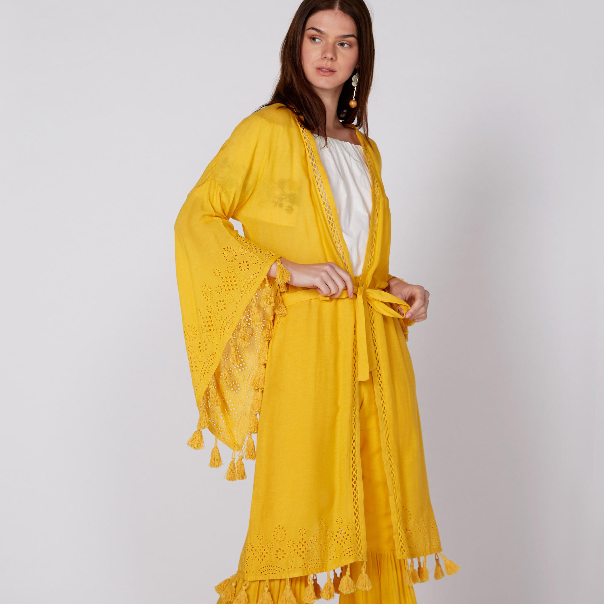 سترة طويلة بتفاصيل مفرّغة وشُرّابات-women-winterwear-cardigansandjumpers-cardigans-image-1