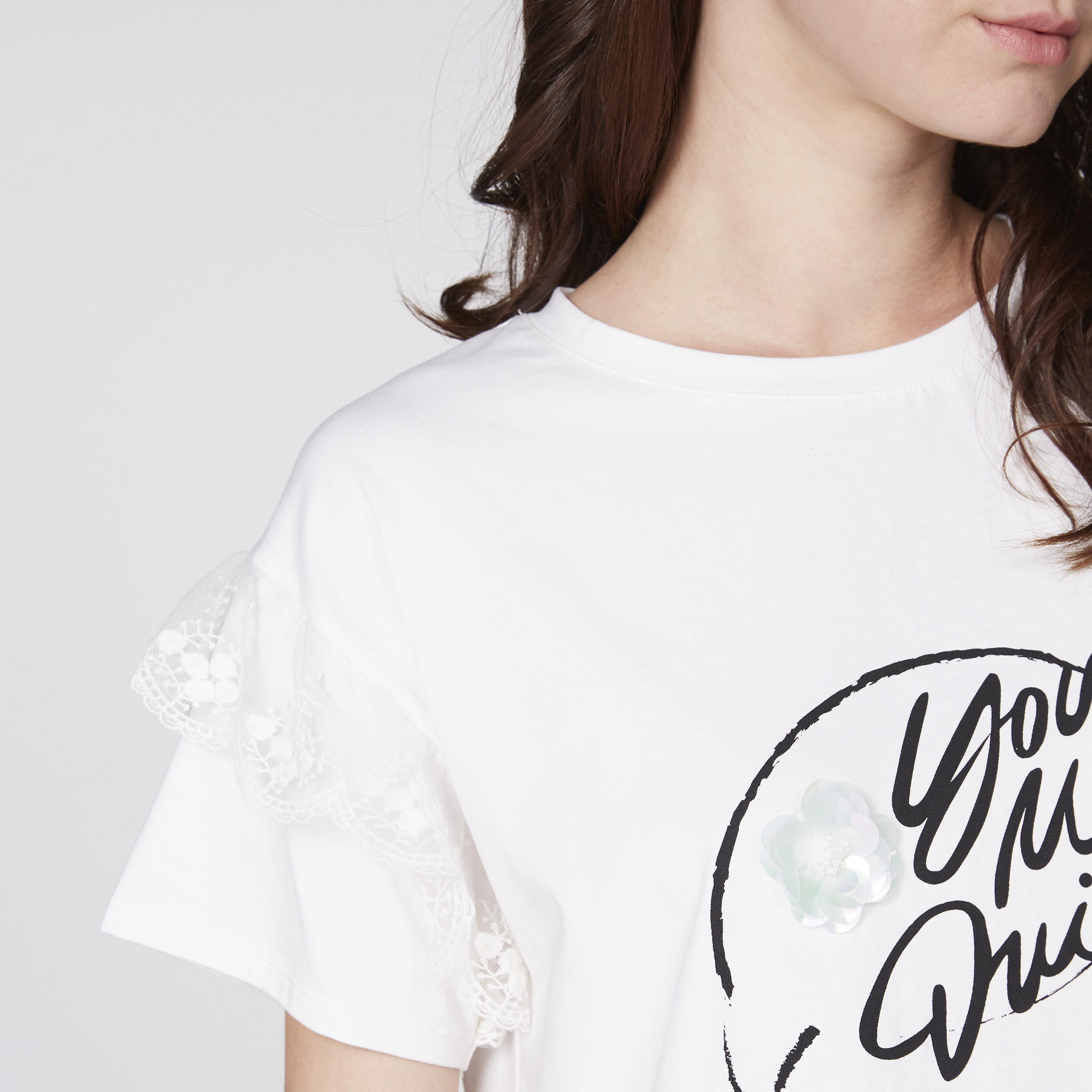 بلوزة بياقة مستديرة وتفاصيل دانتيل وطبعات-women-clothing-shirtsandblouses-blouses-image-2
