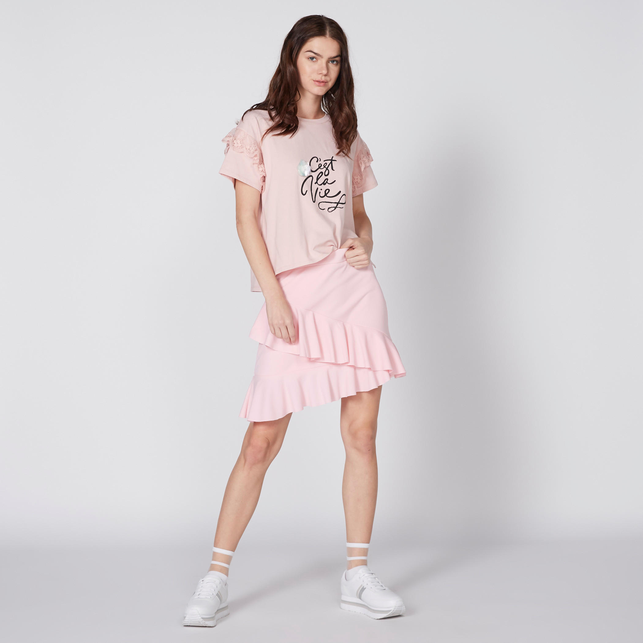 بلوزة بياقة مستديرة وتفاصيل دانتيل وطبعات-women-clothing-shirtsandblouses-blouses-image-2