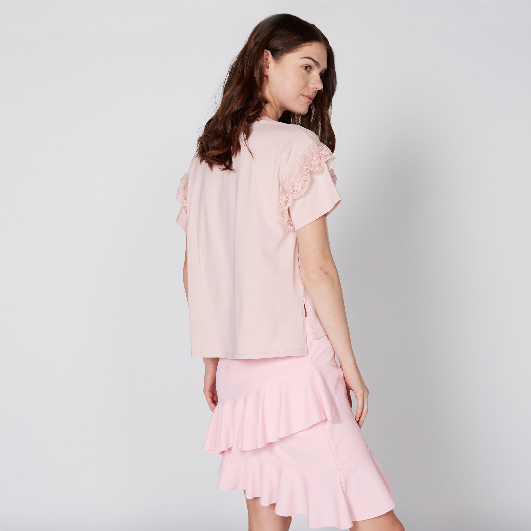 بلوزة بياقة مستديرة وتفاصيل دانتيل وطبعات-women-clothing-shirtsandblouses-blouses-image-3