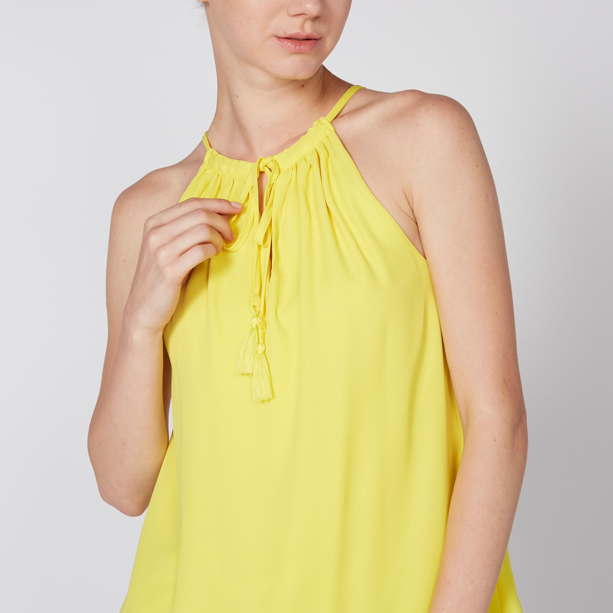بلوزة بياقة هالتر ورباط-women-clothing-shirtsandblouses-blouses-image-2