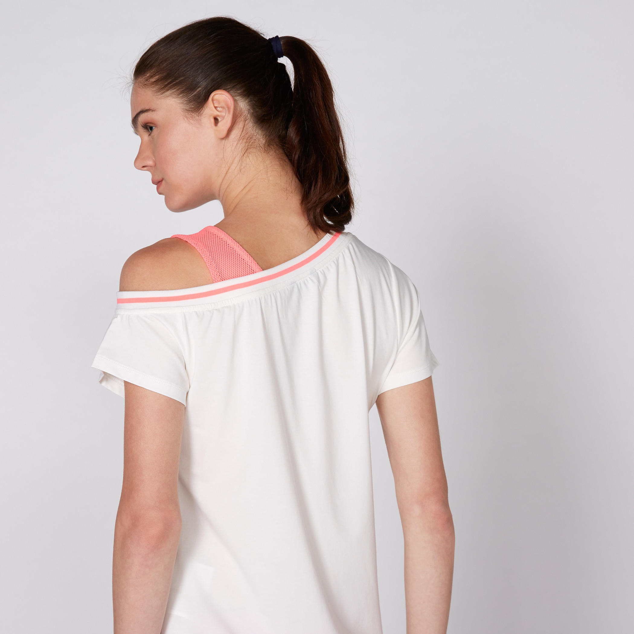 بلوزة بكتف واحد وأكمام قصيرة مع تفاصيل شبكية-women-clothing-shirtsandblouses-blouses-image-4