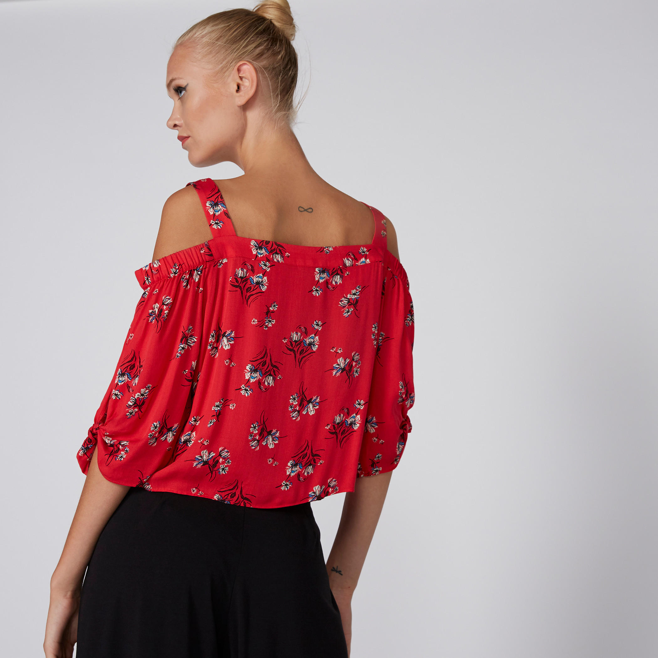 بلوزة مكشوفة الأكتاف برباط وطبعات-women-clothing-shirtsandblouses-blouses-image-4