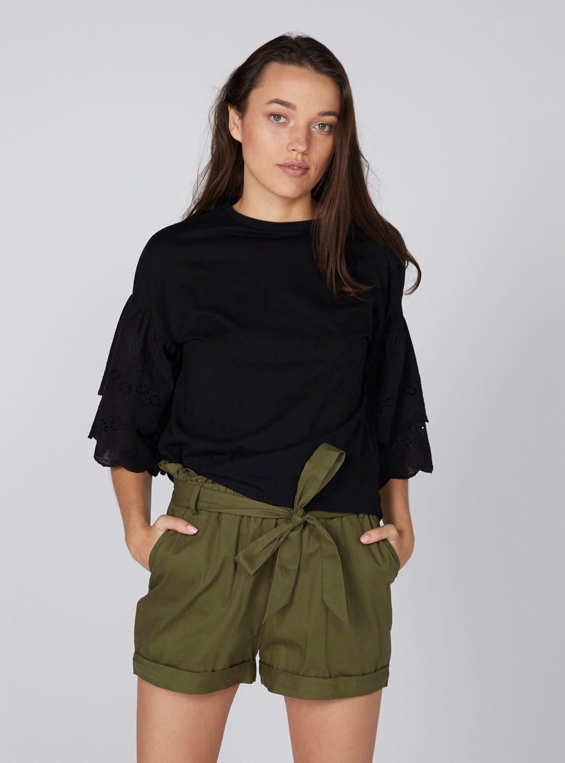 بلوزة بأكمام شيفلي متعددة الطبقات وياقة مستديرة-women-clothing-shirtsandblouses-blouses-image-2