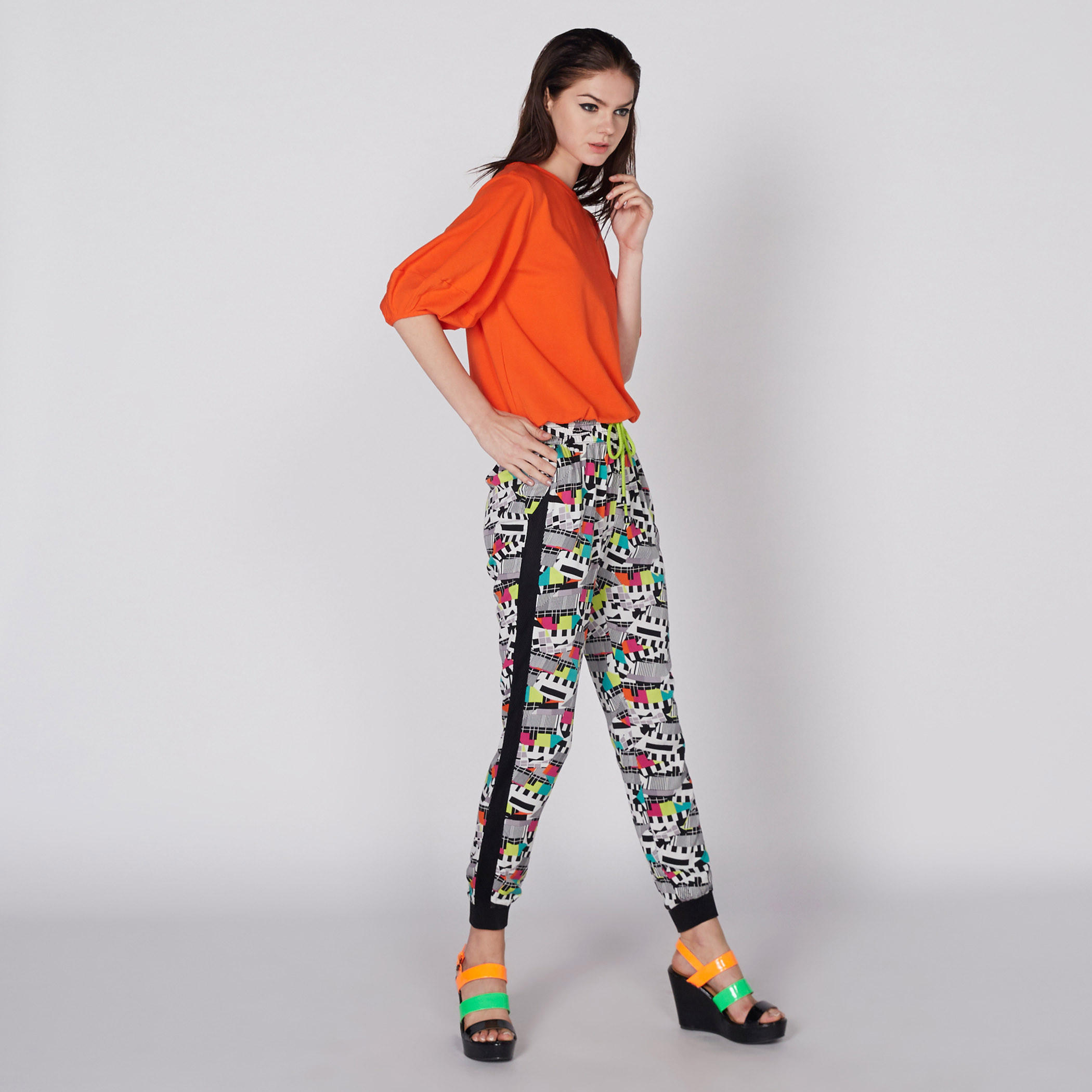 بلوزة بياقة مستديرة وأكمام منتفخة-women-clothing-shirtsandblouses-blouses-image-3