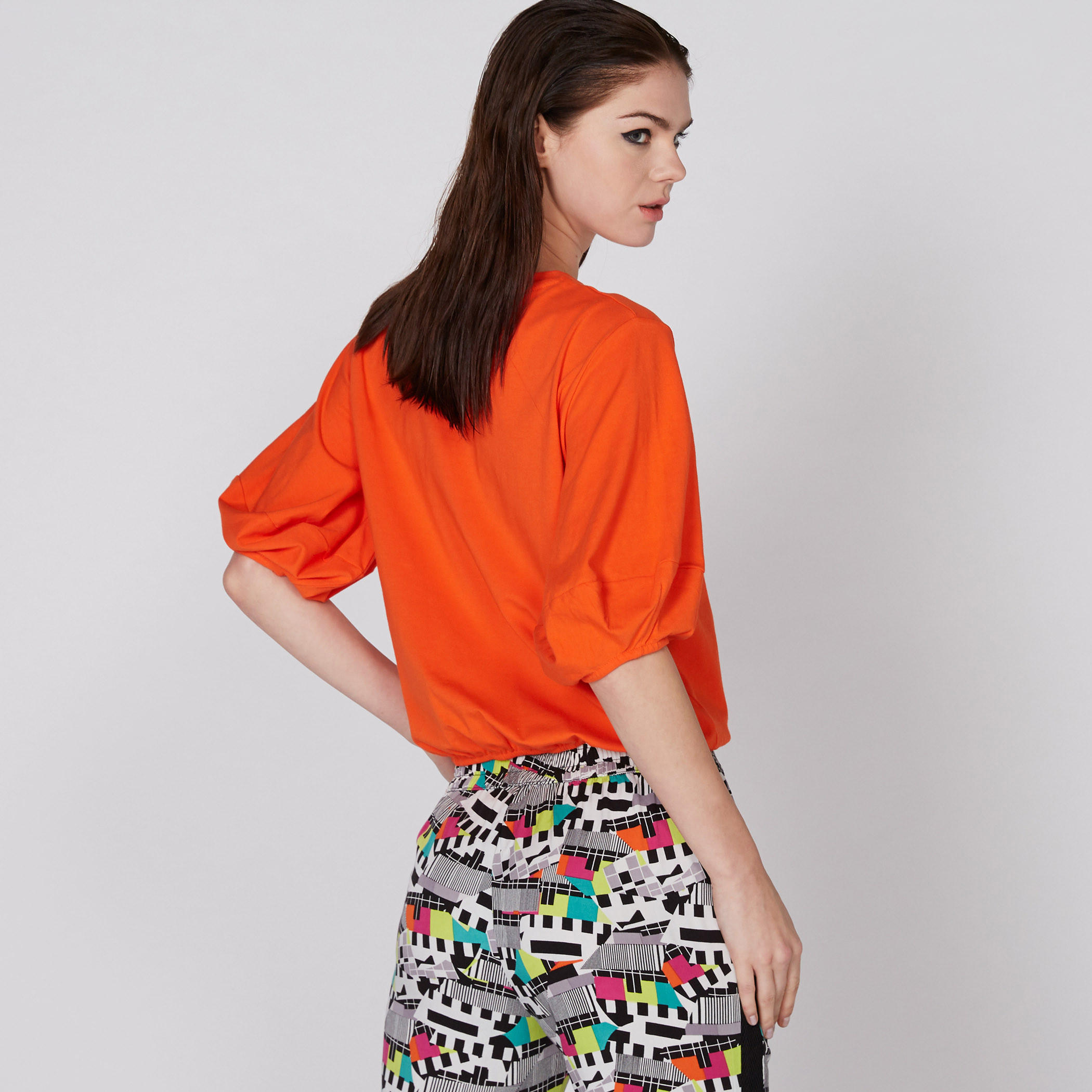 بلوزة بياقة مستديرة وأكمام منتفخة-women-clothing-shirtsandblouses-blouses-image-1
