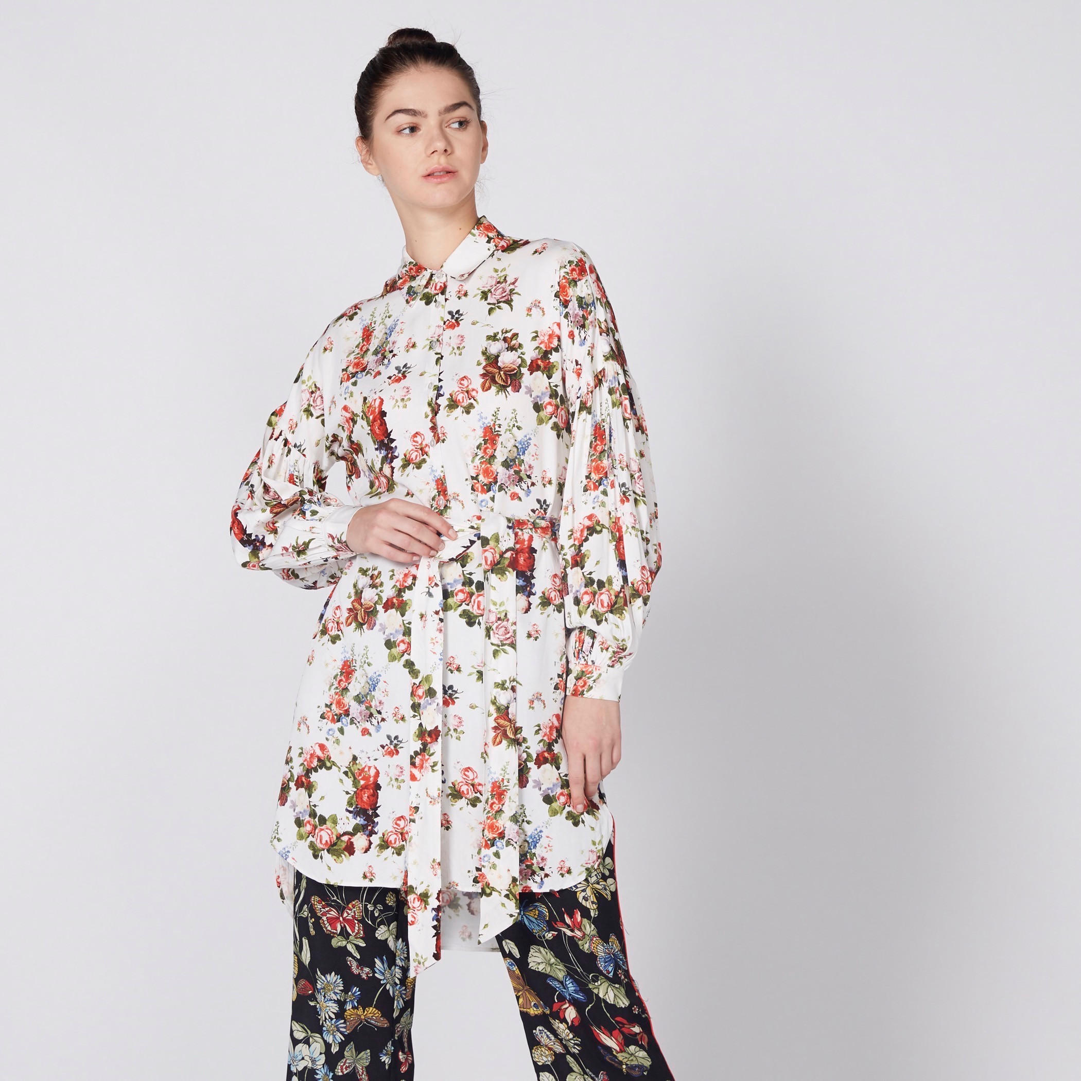 تونيك بطبعات ورباط وأكمام منتفخة-women-clothing-shirtsandblouses-blouses-image-2