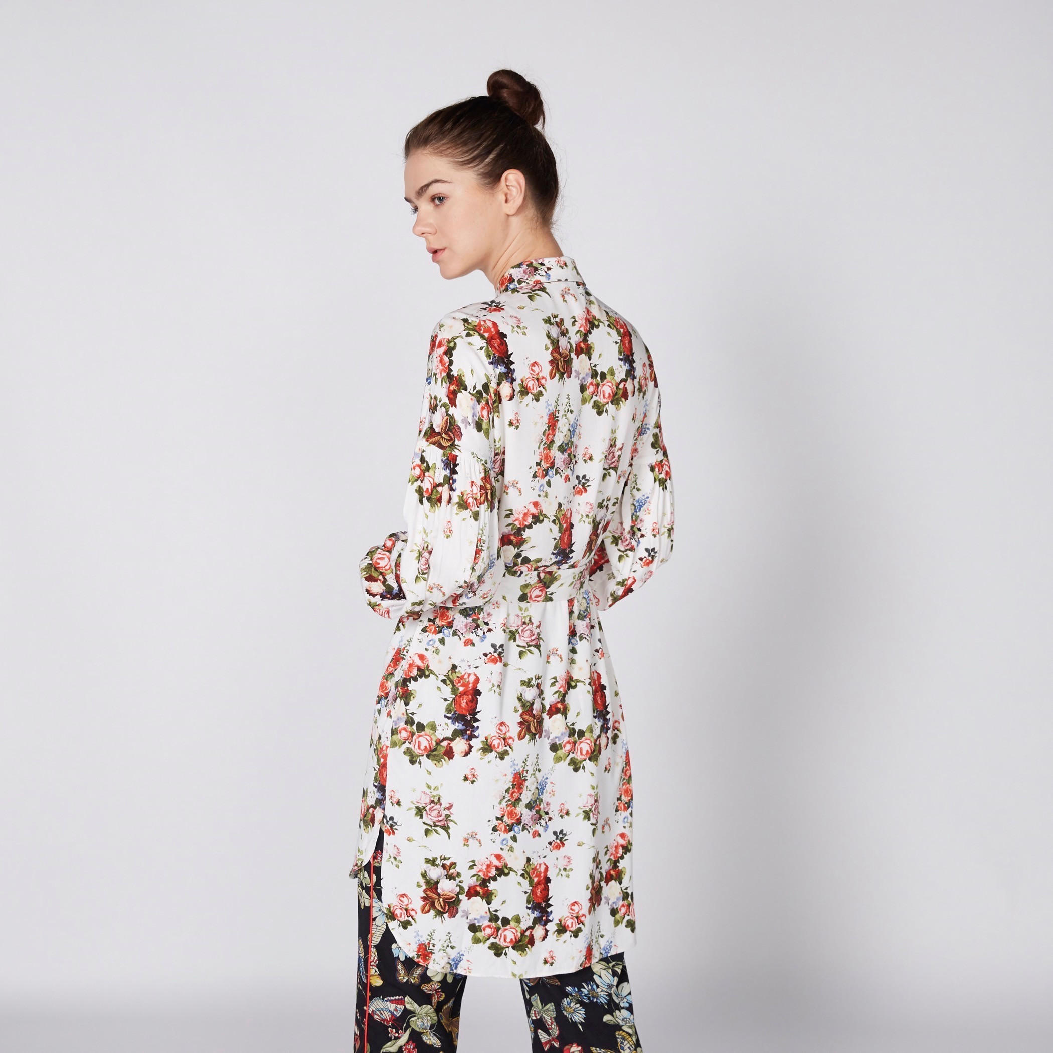 تونيك بطبعات ورباط وأكمام منتفخة-women-clothing-shirtsandblouses-blouses-image-4