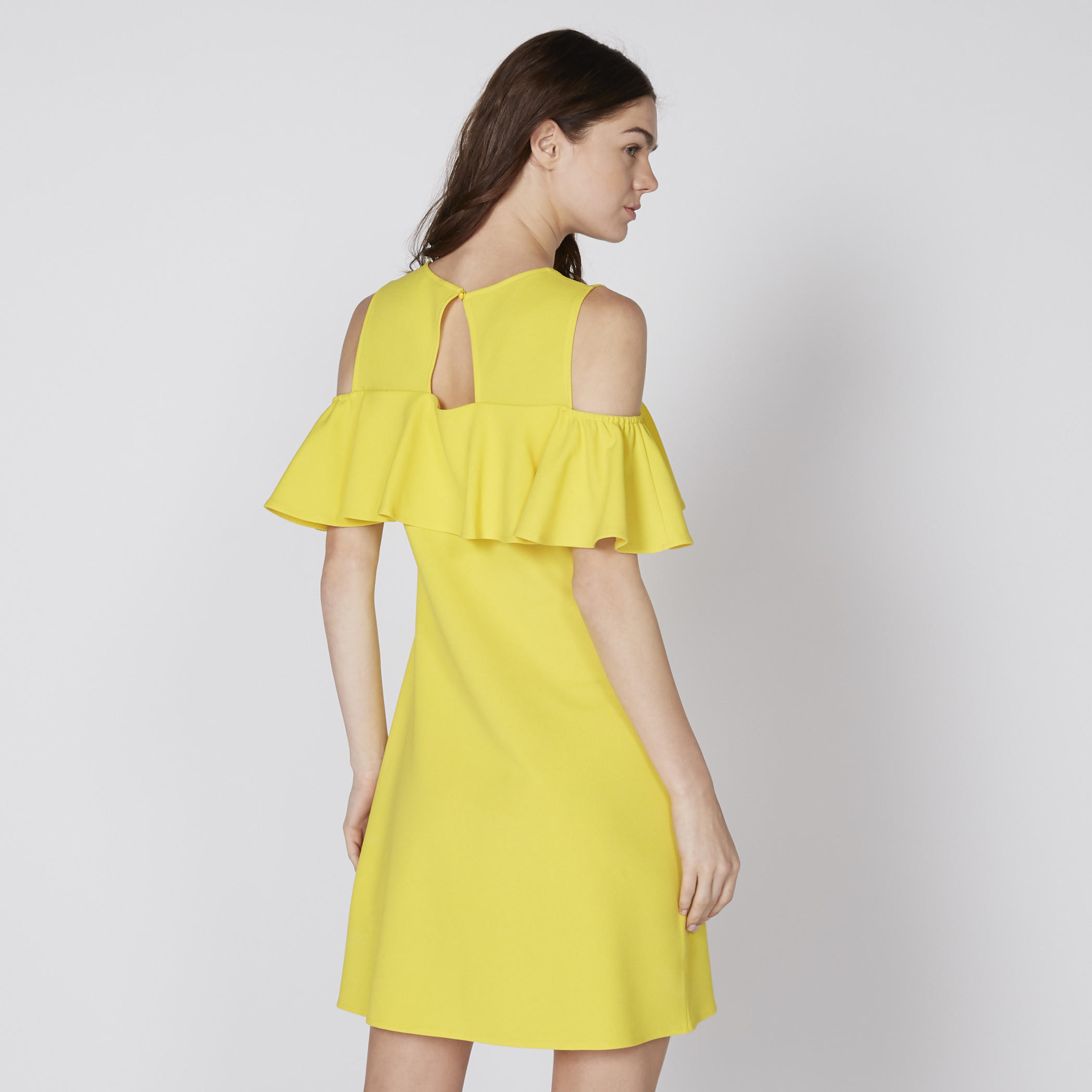 فستان قصير بياقة مستديرة وأكتاف مكشوفة مع تفاصيل كشكش-women-clothing-dresses-image-4