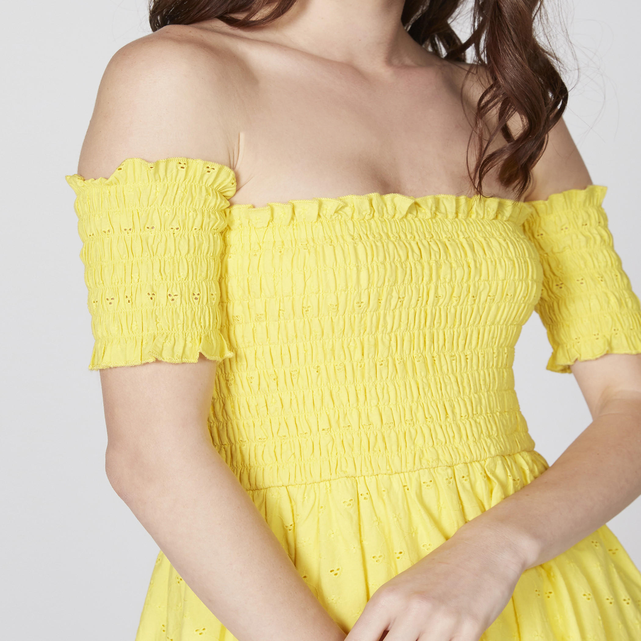 فستان متوسط الطول مكشوف الأكتاف بتفاصيل شيفلي-women-clothing-dresses-image-2