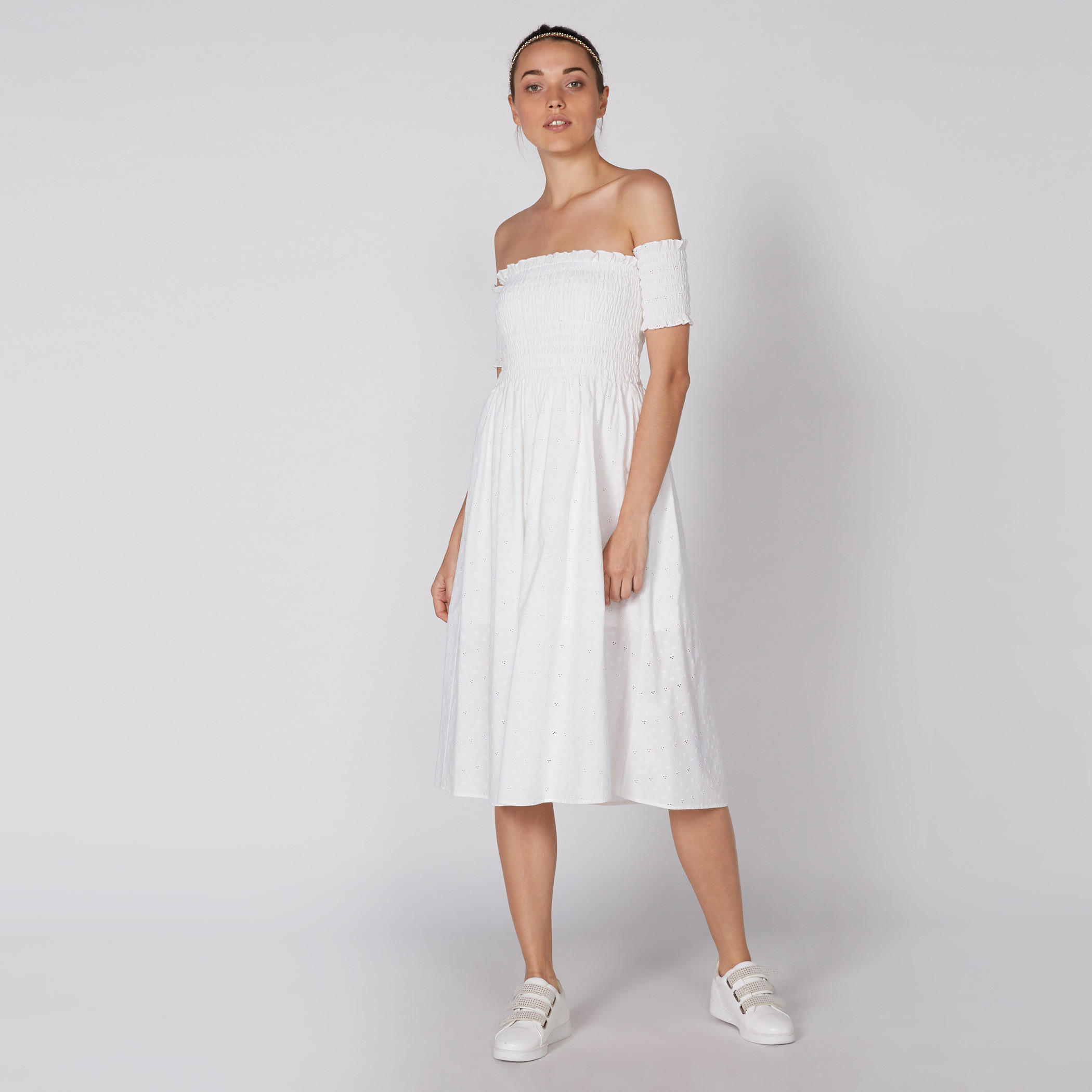 فستان متوسط الطول مكشوف الأكتاف بتفاصيل شيفلي-women-clothing-dresses-image-1