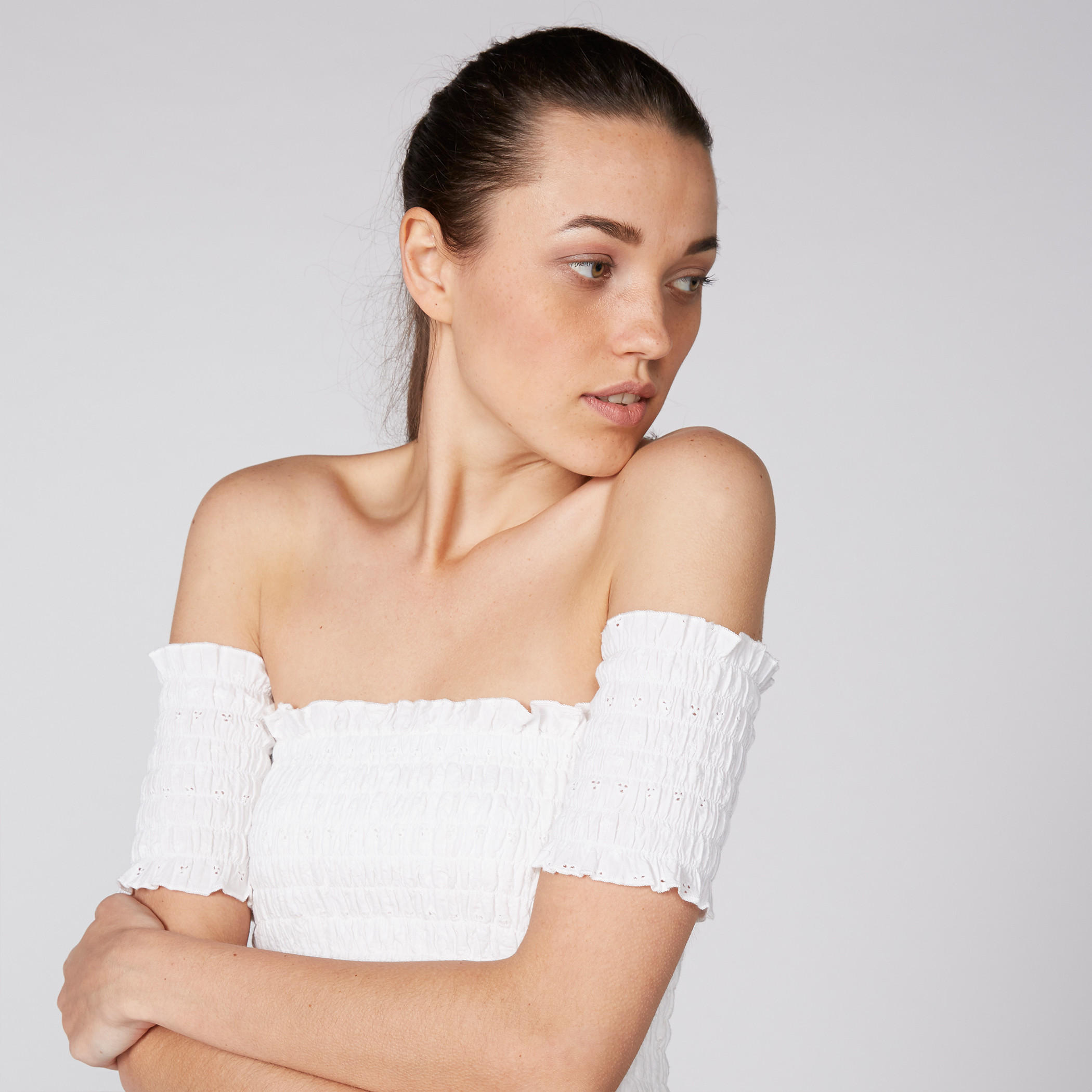 فستان متوسط الطول مكشوف الأكتاف بتفاصيل شيفلي-women-clothing-dresses-image-3