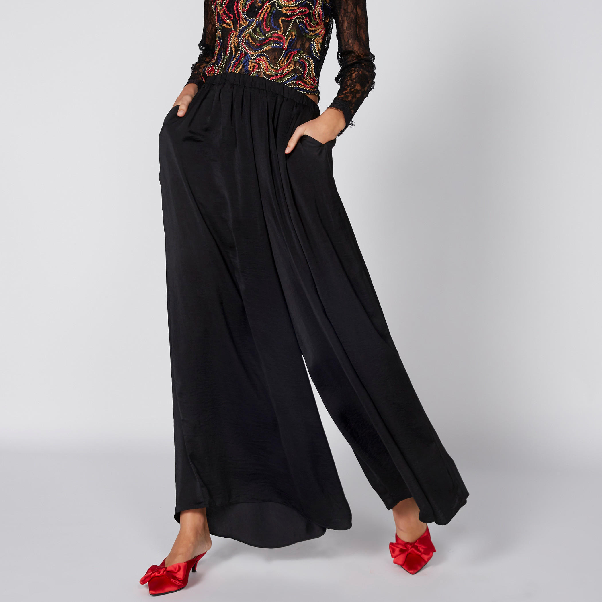 بنطال بالازو طويل بخصر مطّاطي وجيوب-women-clothing-bottoms-trousers-image-5